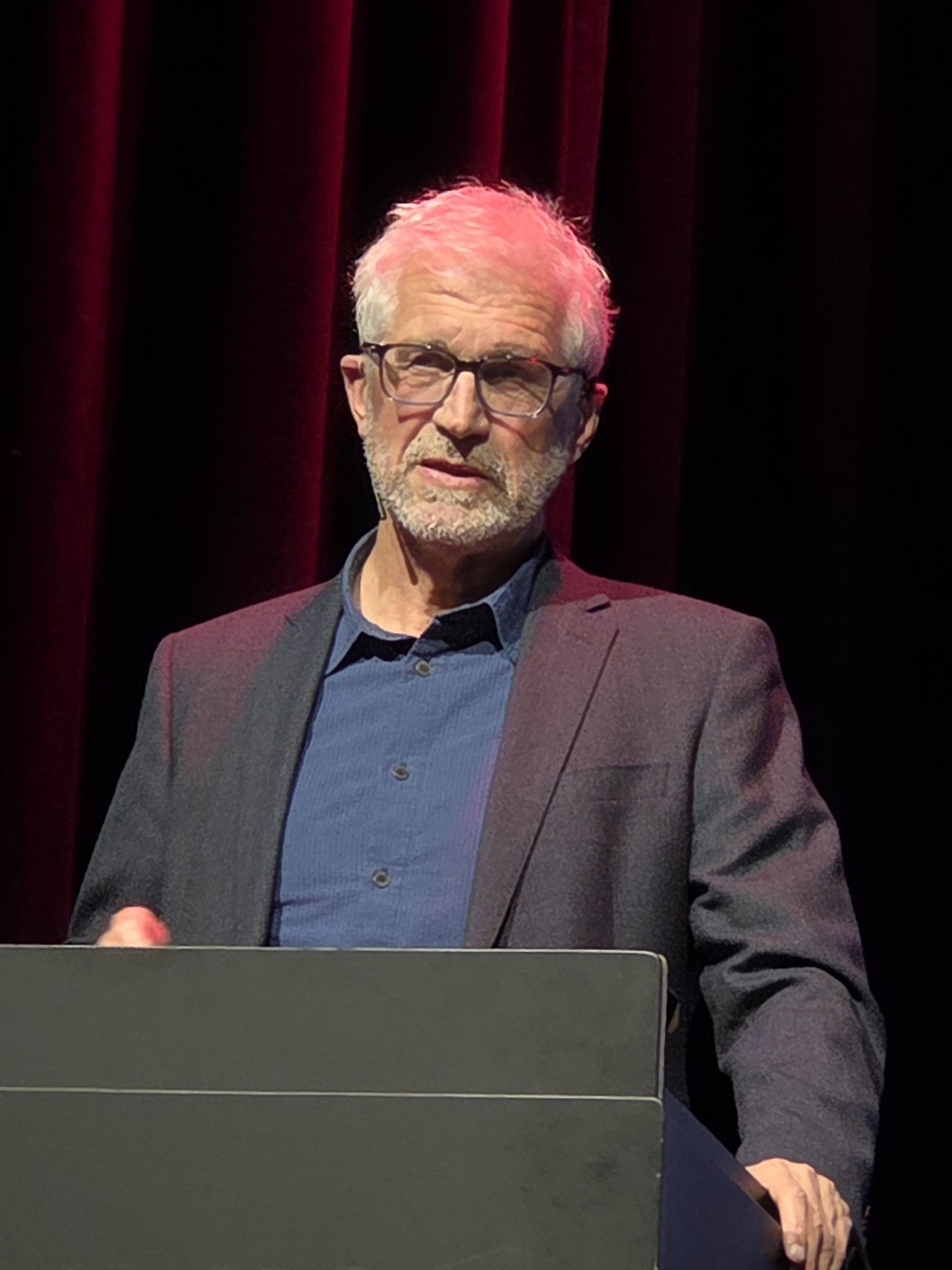 Harald Walser bei seinen Ausführungen über die Zeugen Jehovas in Vorarlberg