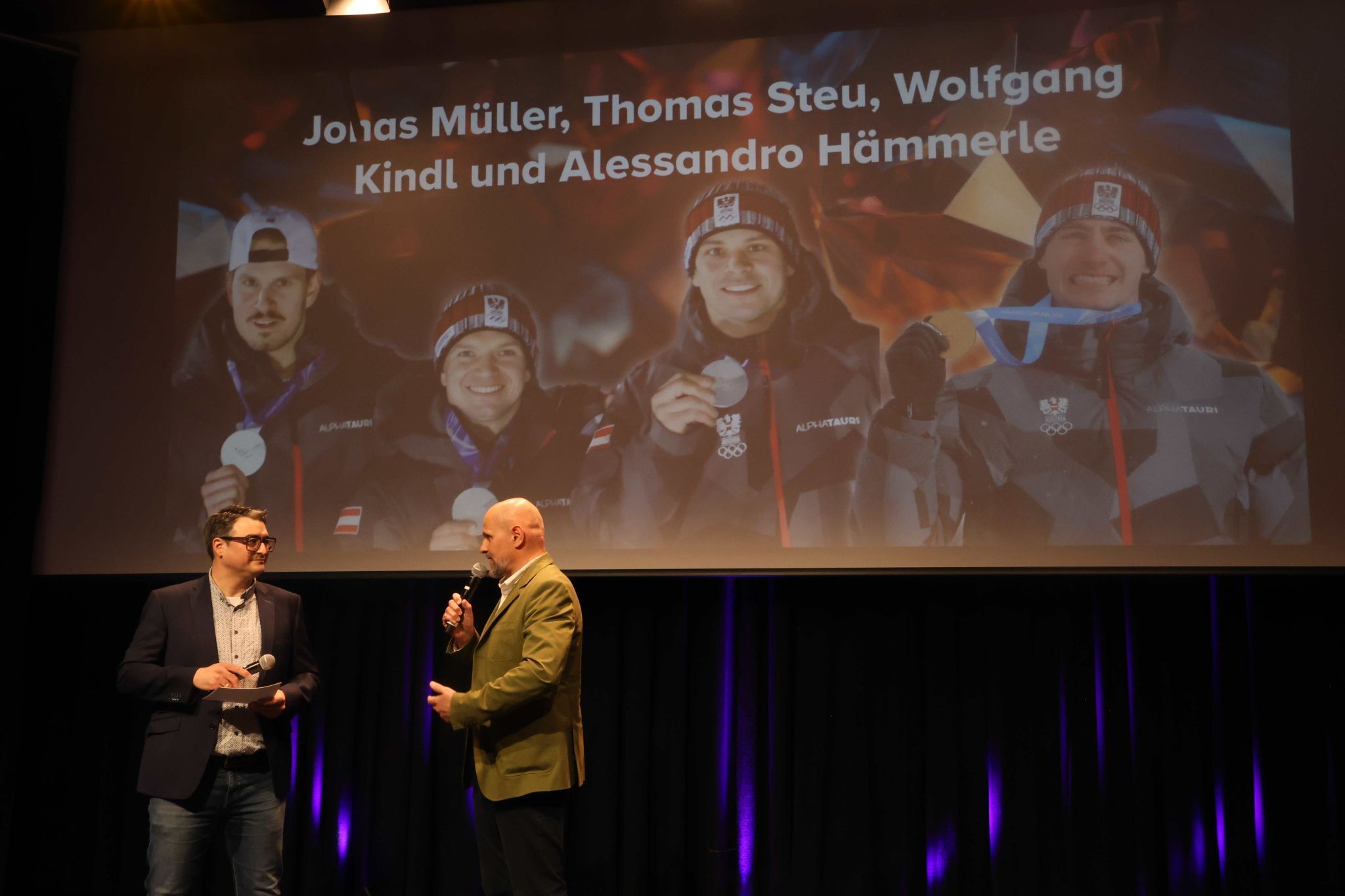Moderator Sebi Naier im Gespräch mmit Olympiazentrums-GF Sebastian Manhart.