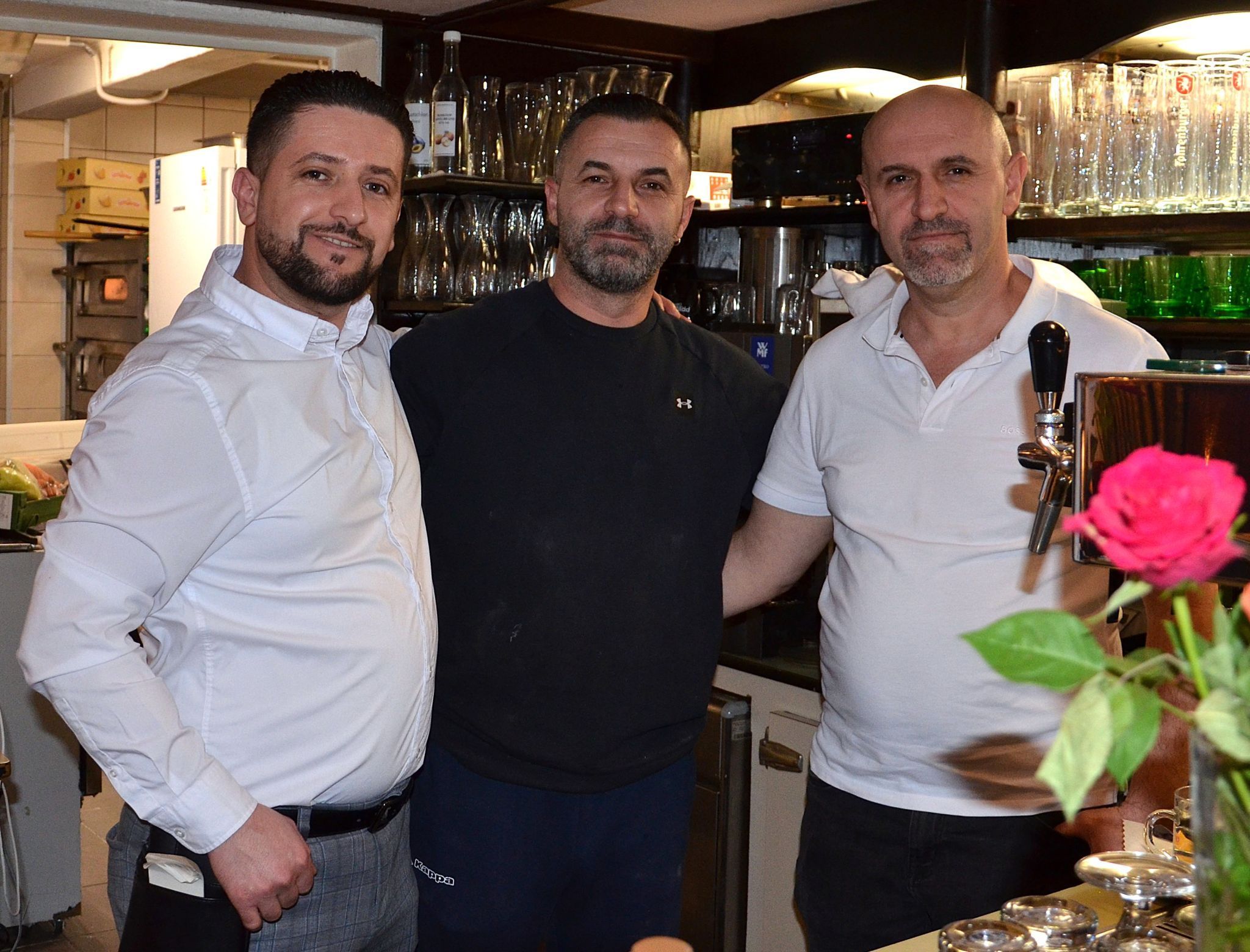 Gemeinsam mit seinen Brüdern Endrit und Elvis übernahm Feriz vor vier Jahren das Restaurant „Reblaus“. HRJ