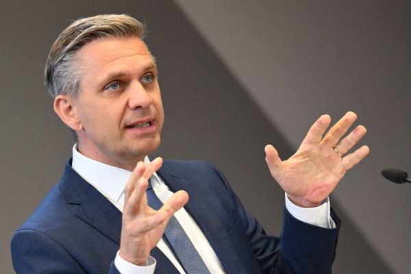 Technologieverbreitung schneller als Mitarbeiterkompetenz