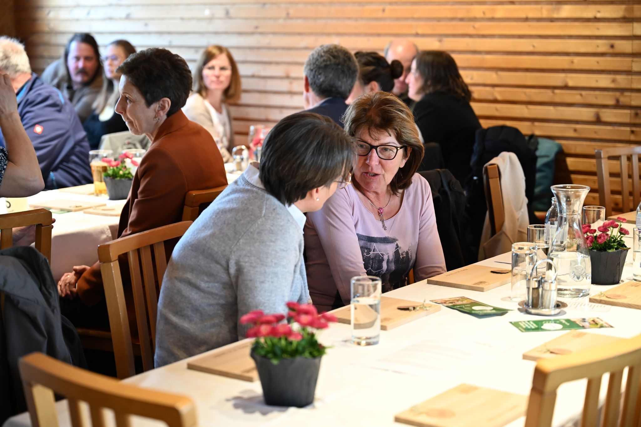 Die Jubiläumsfeier bot viel Raum für Gespräche und gegenseitigen Austausch.