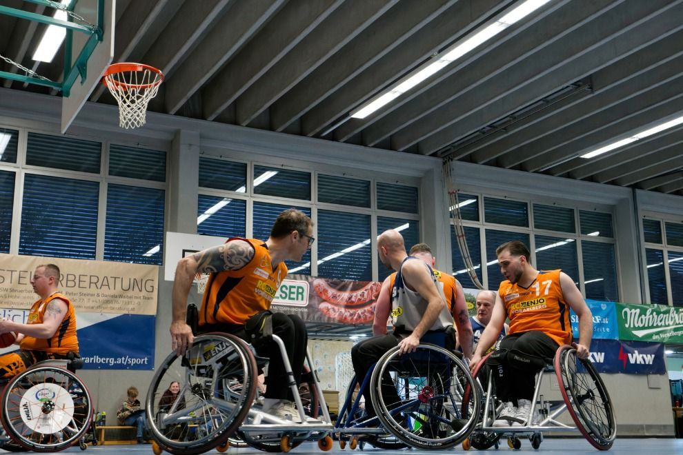 Rollstuhl-Basketball der Spitzenklasse in der Sporthalle der VMS Altach.