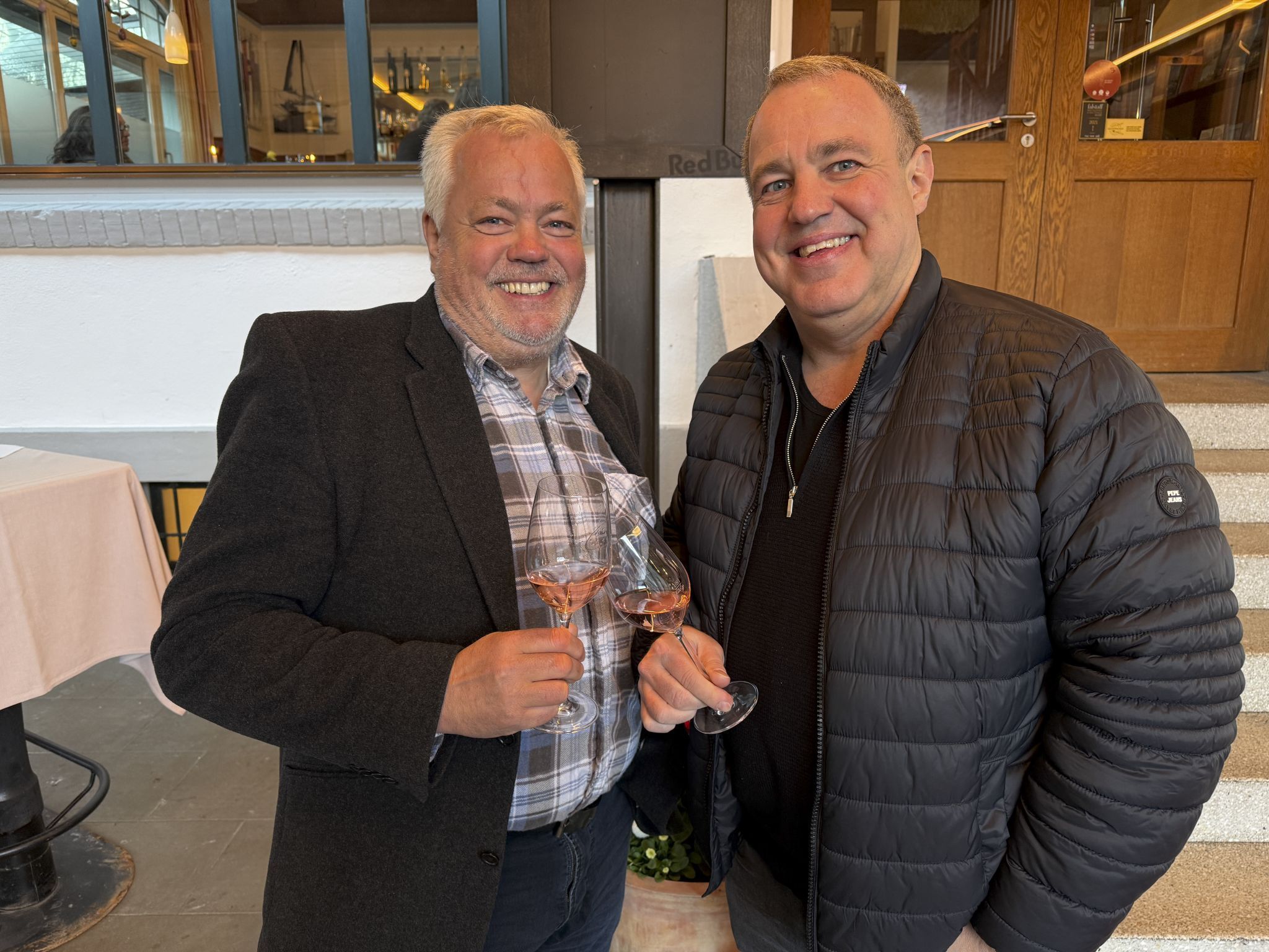 Jürgen Zudrell (Panorama GH Kristberg) und Hannes Moosbruger vom Sporthotel Krone Schoppernau