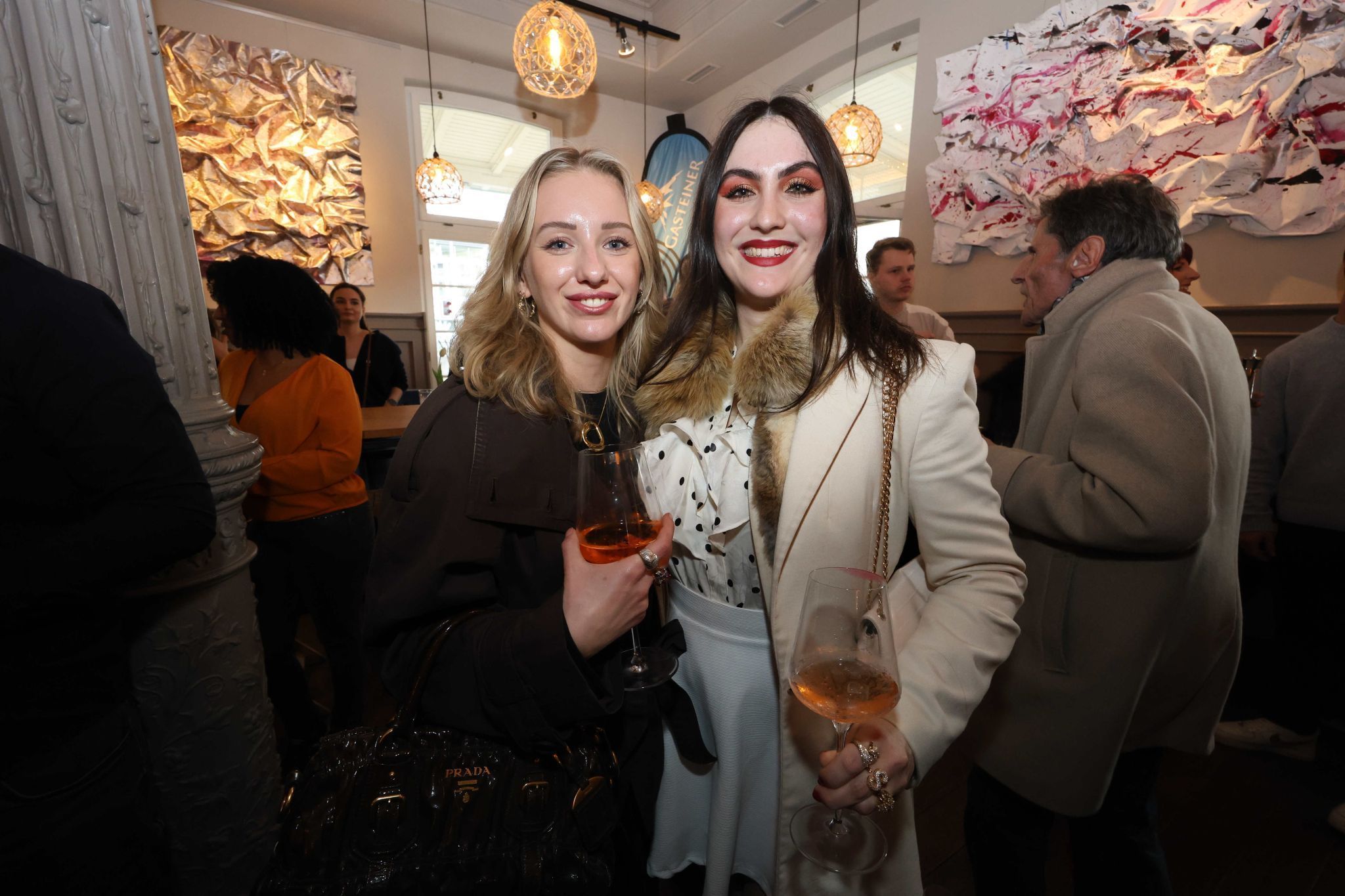 Niki Gradys und Sara-Susanne Schönenberger.