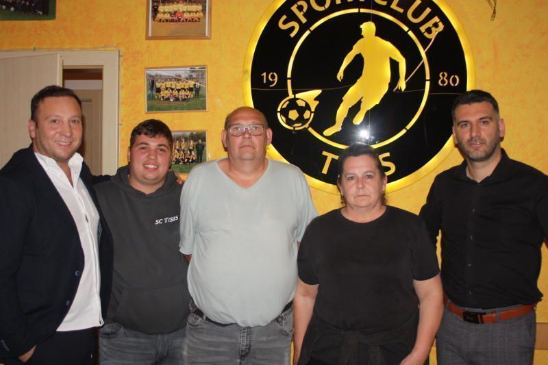 Fünfer Vorstand von SC Tisis soll künftig auf 20 Funktionäre erweitert werden. Yildirim Sencelikel, Kassier Walter Hüttmayr, Dagmar Prünster (Wirtschaft), Alessandro Kaufmann (Sport) sowie Murat Yasar (Marketing) zusammen. 