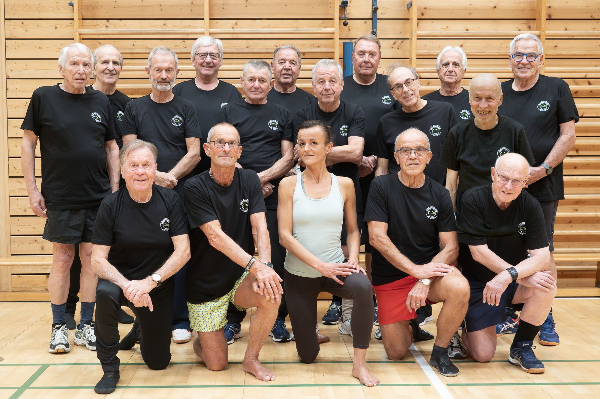 Hinten von links nach rechts: Alwin Ender, Bruno Sohm, Herbert Sonderegger, Otto Loacker, Stefan Schwab, Karlheinz Giesinger, Kurt Egle, Roman Heinzle, Walter Angerer, Elmar Büsel, Fredy Knauer und Werner Gisinger - Vorne: Ehrenfried Burtscher, Helmut Kleisl, Yvonne Glück, Willi Glück, Gerbert Ehrengruber. Auf dem Bild fehlen die Neuzugänge Lothar Ströhle und Armin Loacker