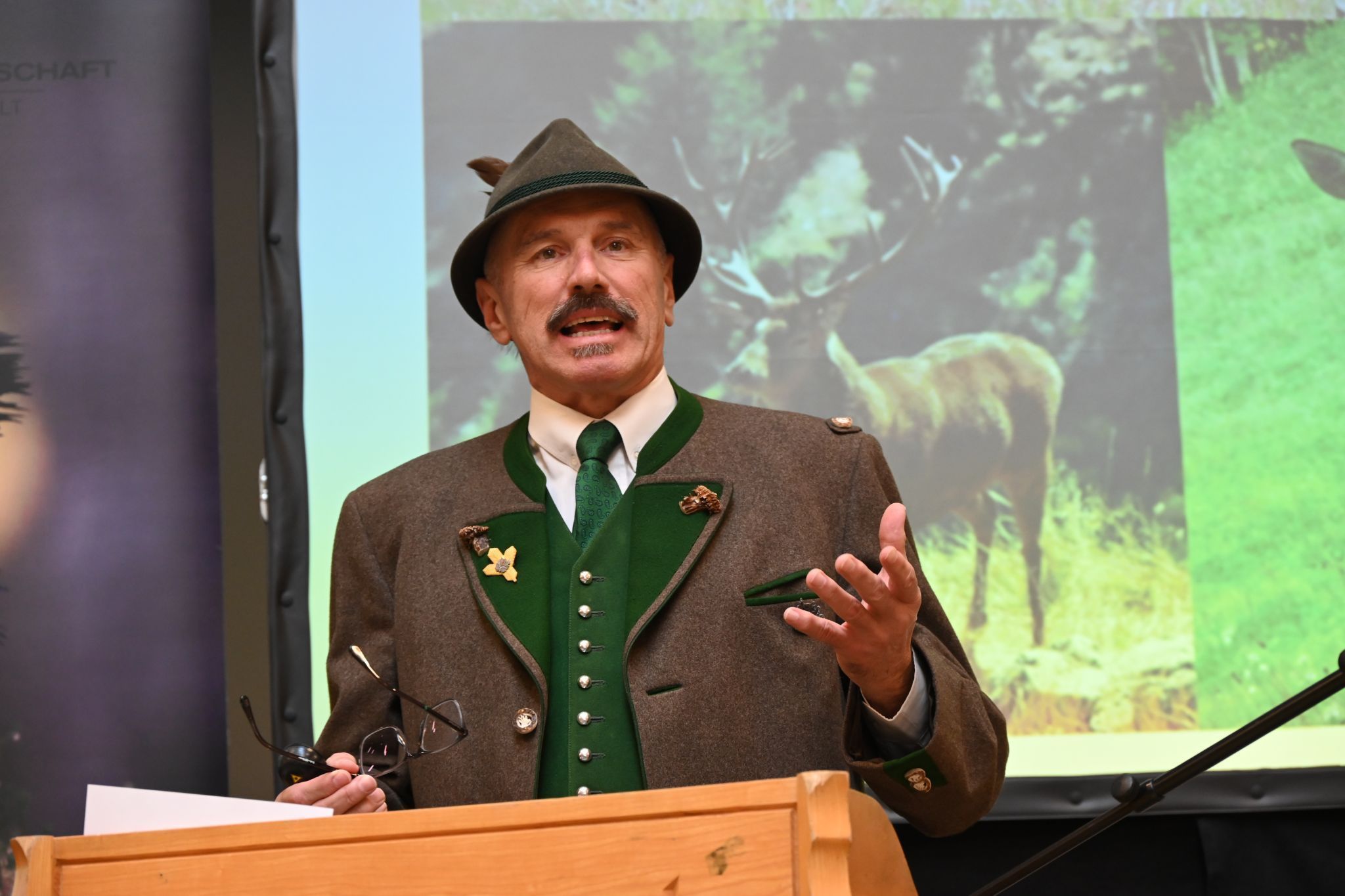 Wildbiologe Hubert Schatz erläuterte die Abschusszahlen.