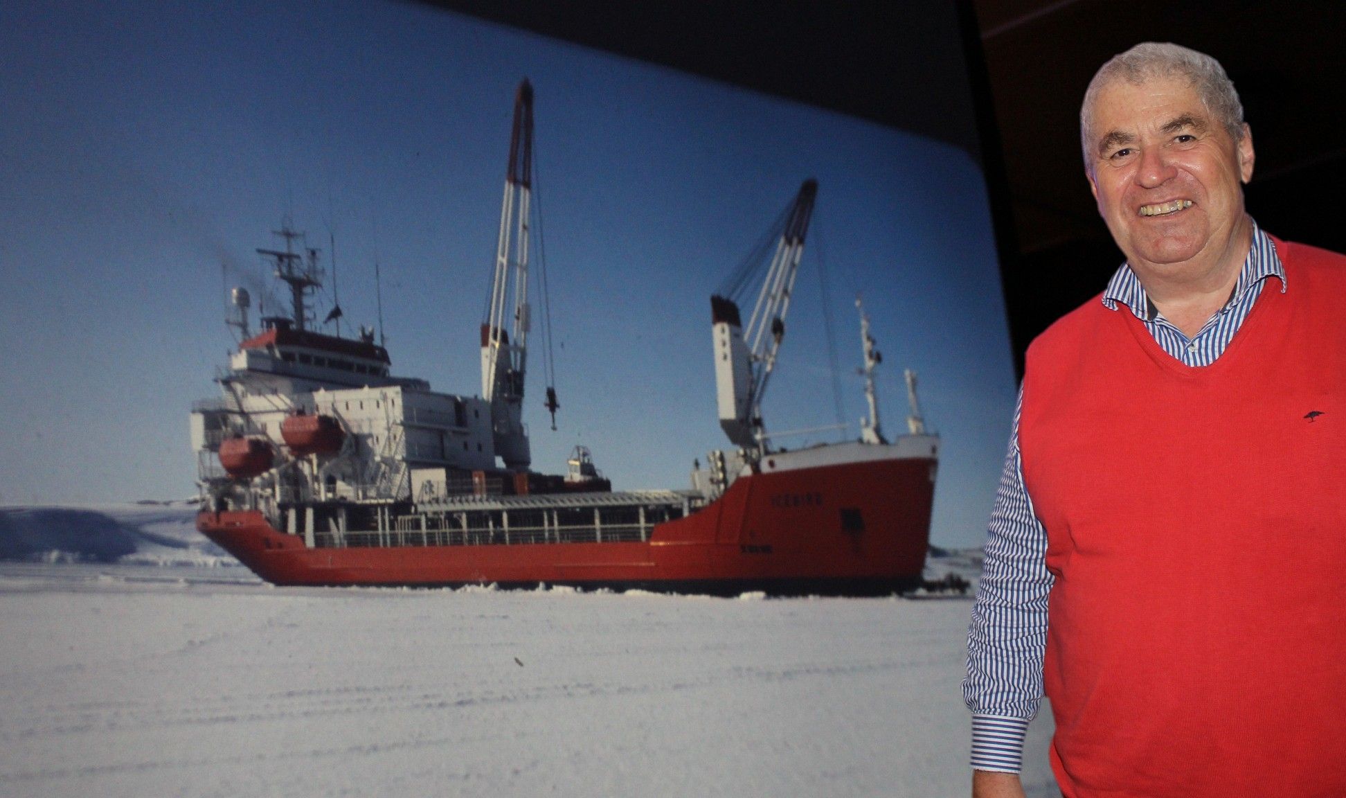 Martin Uhlig erläutert die „Ice Bird“, ein gut 110 m langes Versorgungsschiff für Einsätze in der Antarktis.
