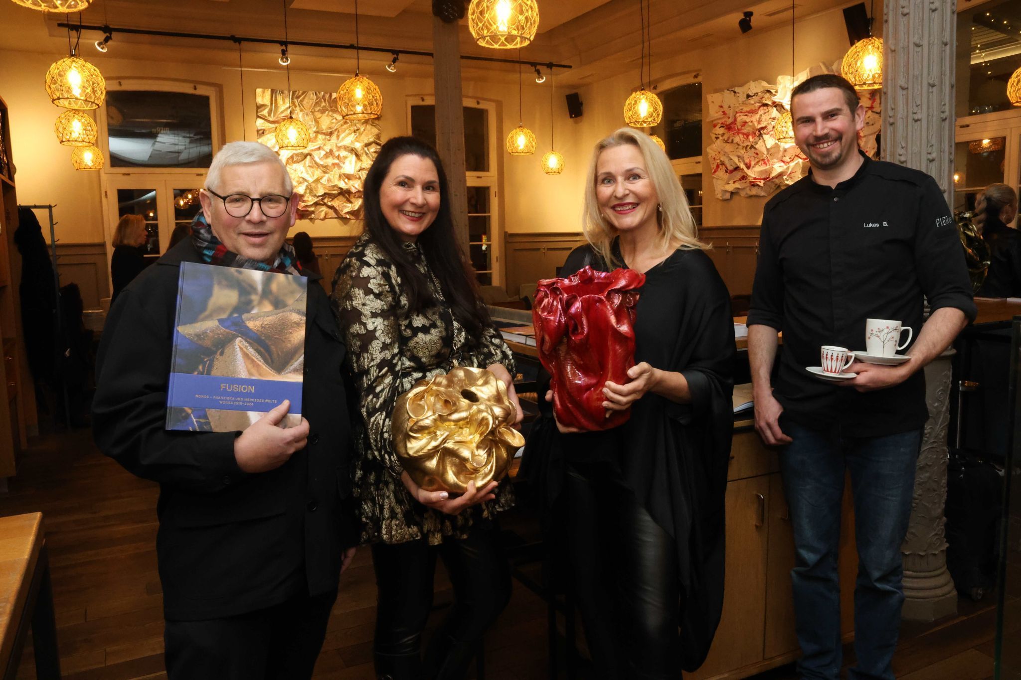 Kurator Erwin Buttazoni, Franziska und Mercedes Welte, Gastronom Lukas Buttazoni.