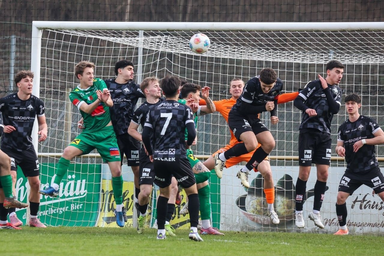 Offensivspektakel mit sieben Toren und zwei Ausschlüssen. VN-STEURER