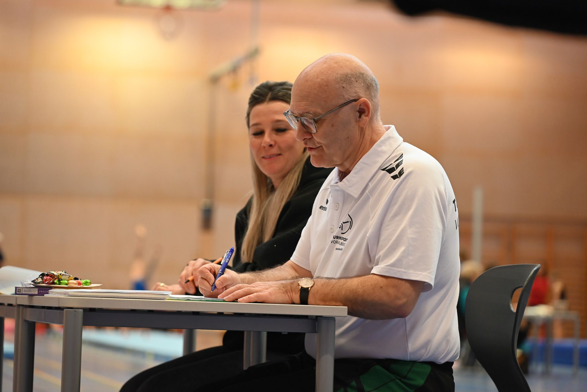 Die Kampfrichter achteten genau auf die Ausführungen der Turnerinnen und Turner. 