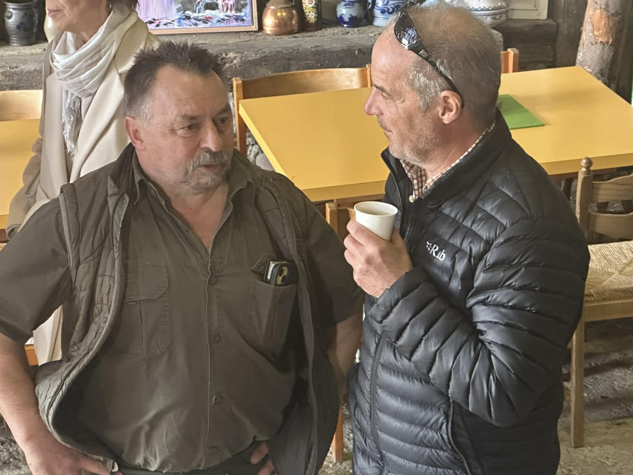 Im Talk mit einem Gast.