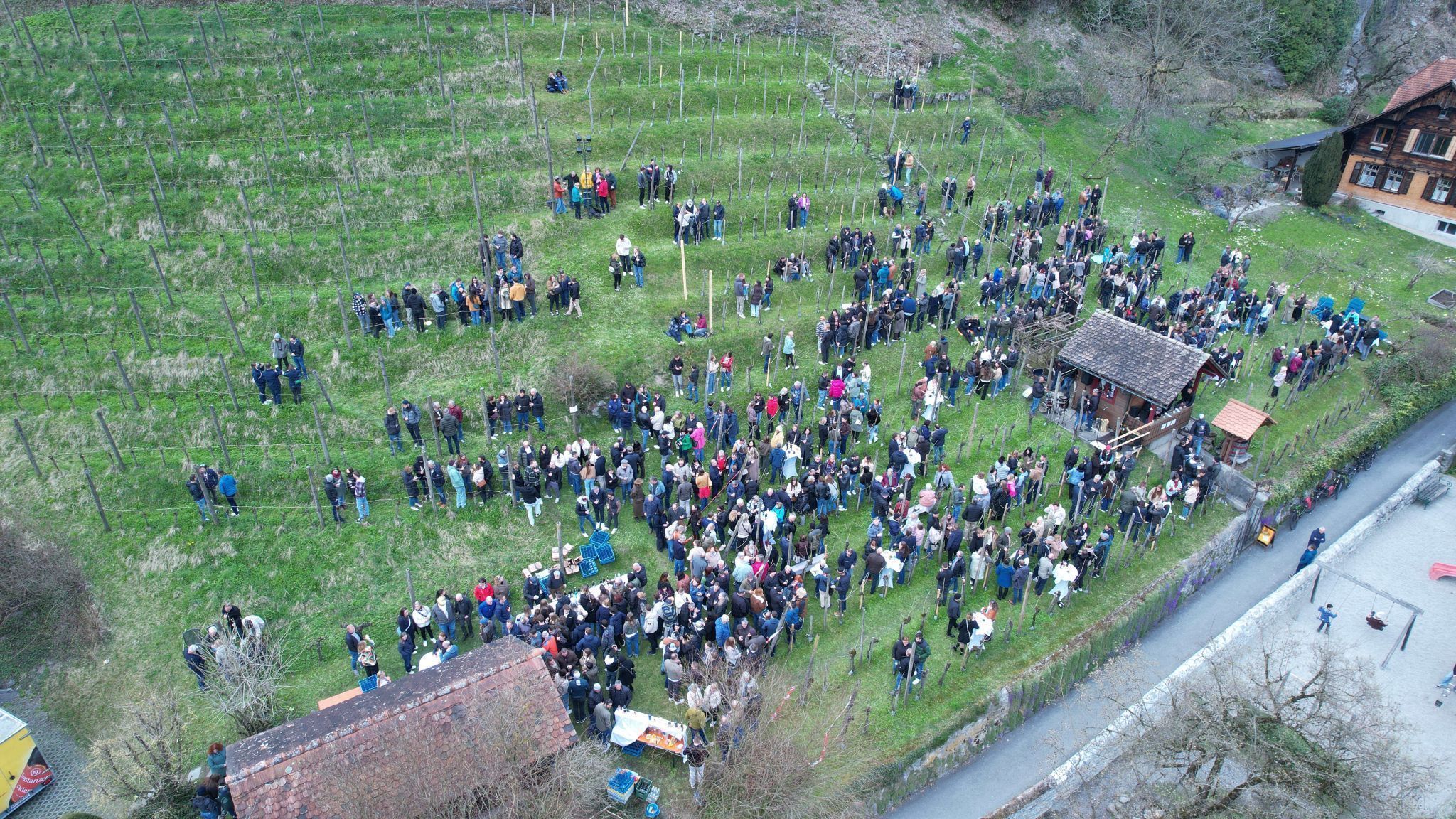 Impresssionen von verschiedenen Stationen (Arno Meusburger), und Bilder vom Geschehen im 