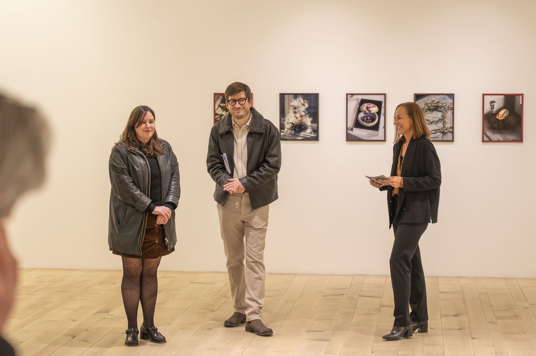 Museumsleiterin Marina Stiehle eröffnete die Ausstellung  Everyday Mythologies