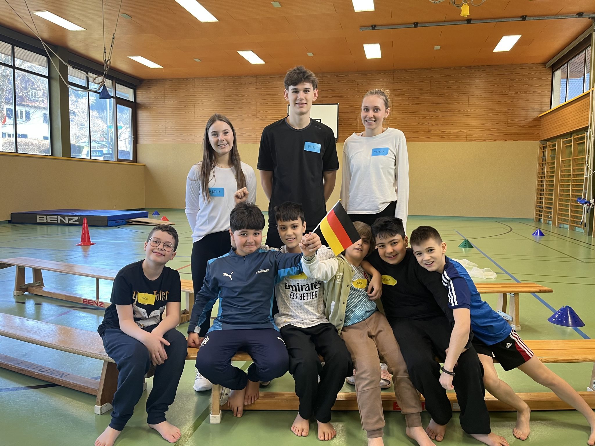 In der Turnhalle fand eine kleine Teamolympiade statt.