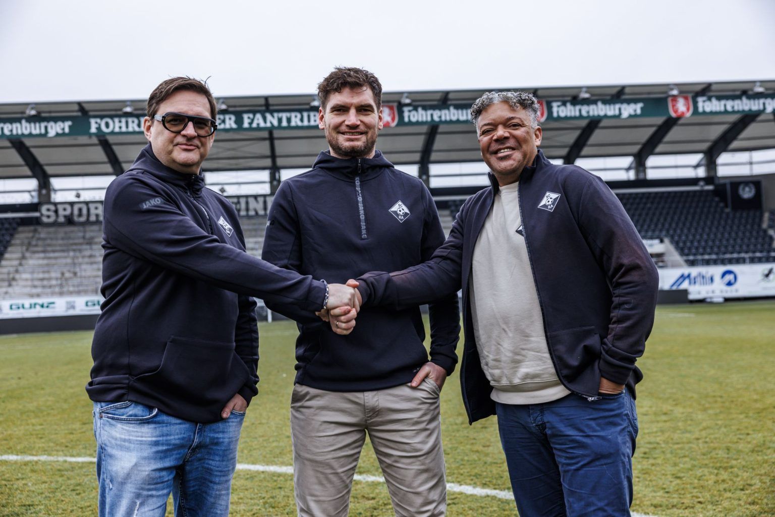 Markus Podhradsky, Rene Fink und Eric Orie hoffen auf sportliche Erfolge der SCRA Juniors.VEREIN