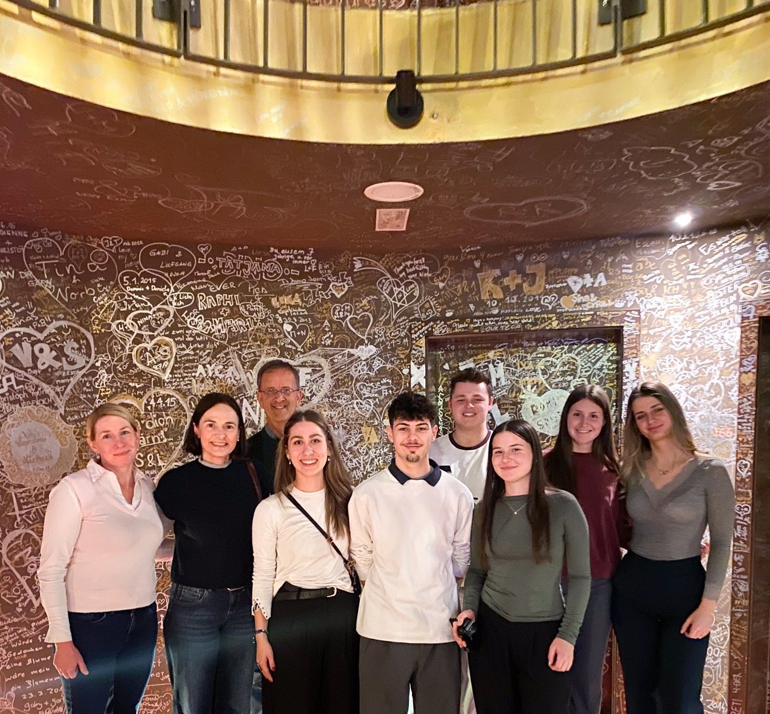 Tamara Moosbrugger, BWS-Schülerin zum Besuch aus Meran: „Die Projekttage gemeinsam mit den Schülerinnen und Schülern des Kaiserhofs waren eine großartige Erfahrung. Ich habe die gemeinsame Zeit und besonders den Austausch sehr genossen.“   