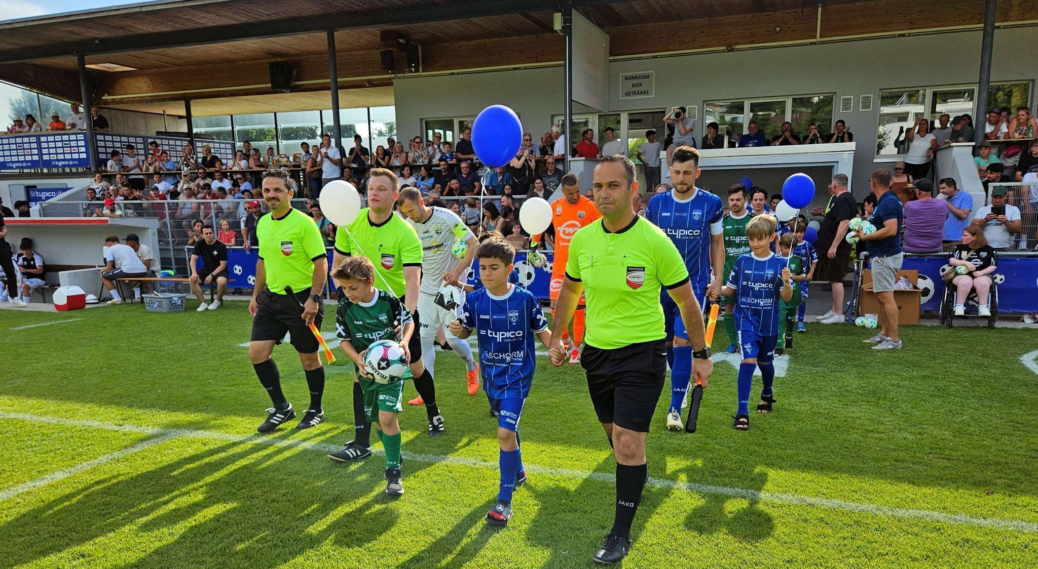 Treffpunkt Fußballplatz: Die Kampfmannschaft des SV typico Lochau startet am kommenden Samstag mit dem ersten Heimspiel gegen den FC Rotenberg hochmotiviert in die Frühjahrsmeisterschaft 2026. 
