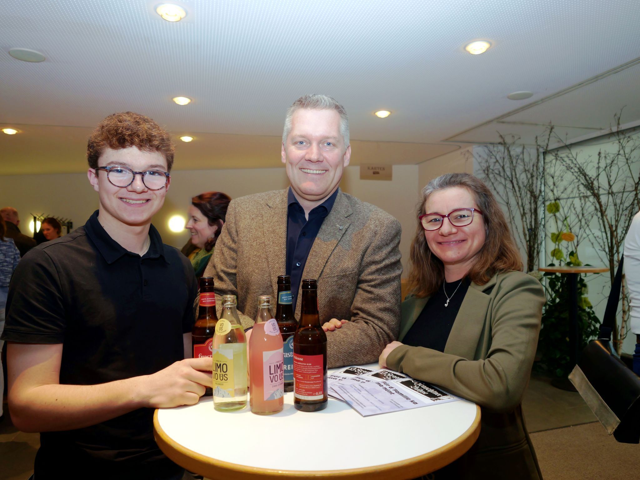 Simon, Johannes und Andrea Decker bescherten sich mit dem Theaterstück einen vergnüglichen Familiennachmittag.