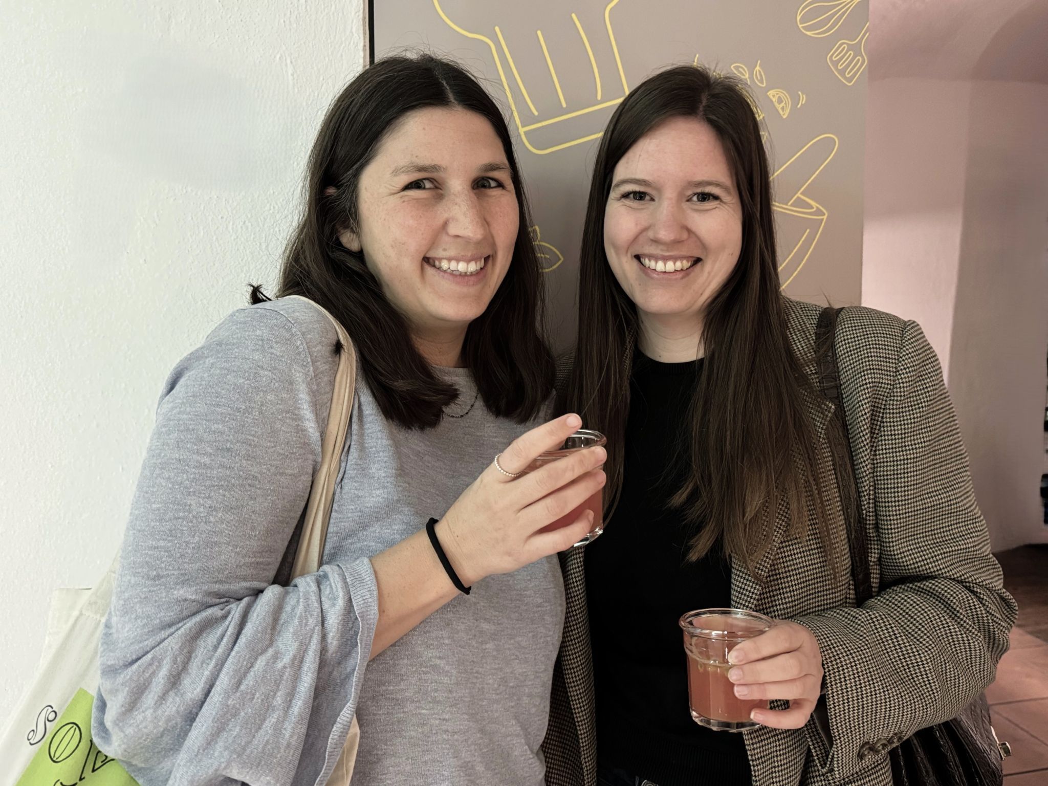 Franziska Drexel und Jacqueline König (Rhomberg Reisen)