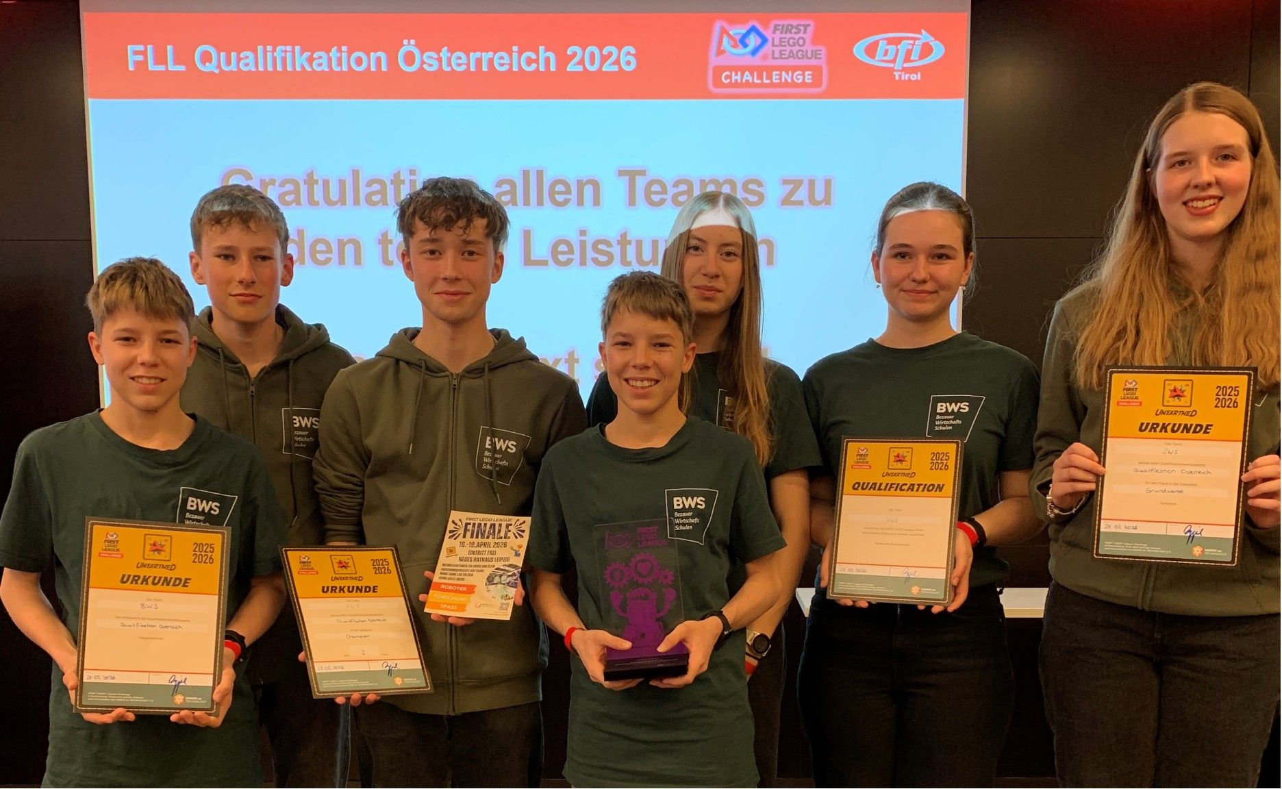 Paul Eberle, Claudio Kaufmann, Jonas Meusburger, Pius Eberle, Titanilla Demeter, Anastasija Terzic und Lara Ritter (v. l.) dürfen Vorarlberg beim Finale der First-Lego-League in Leipzig vertreten.   