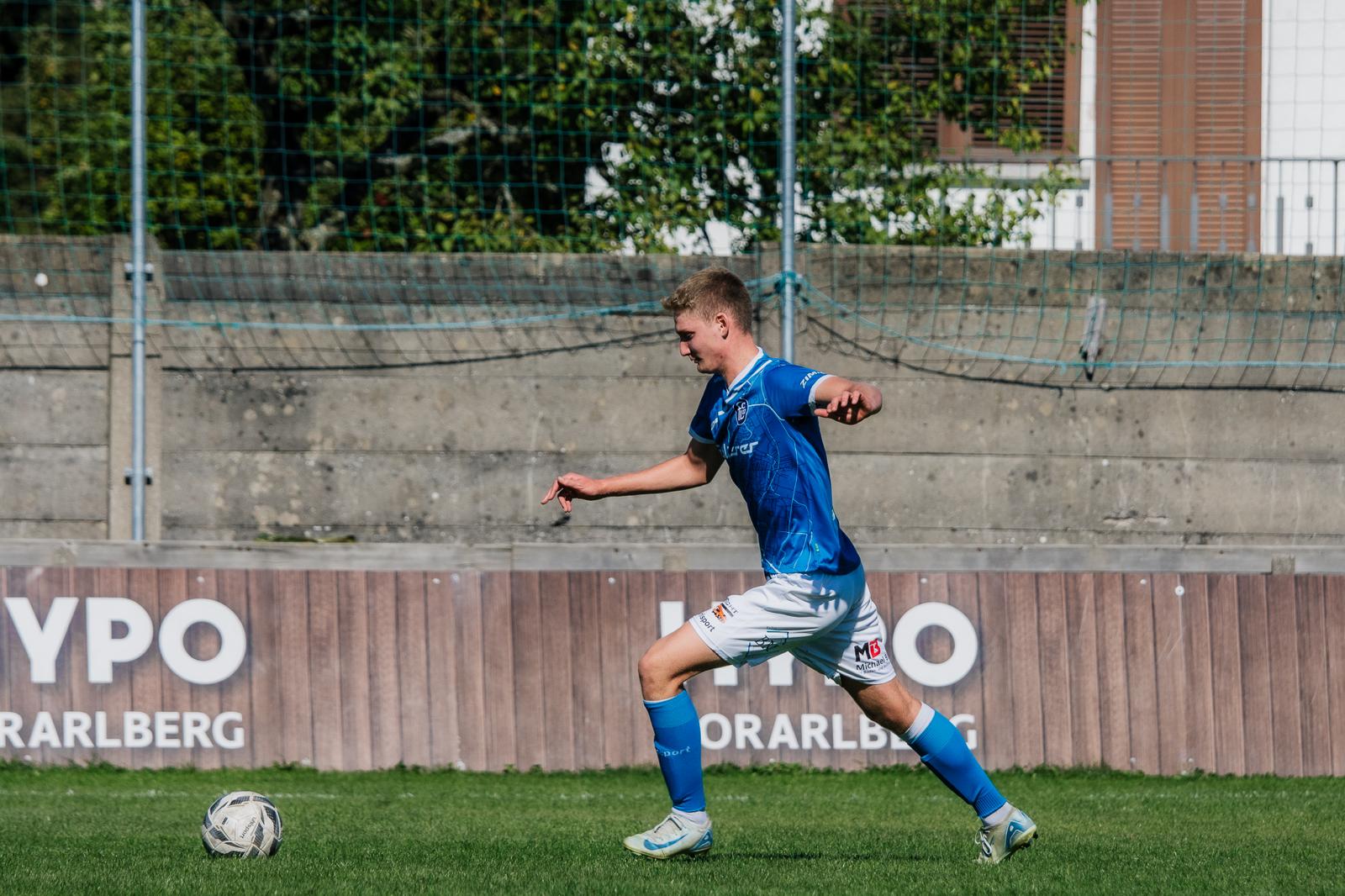 Spielt nun als Innenverteidiger: Joshua Küng.