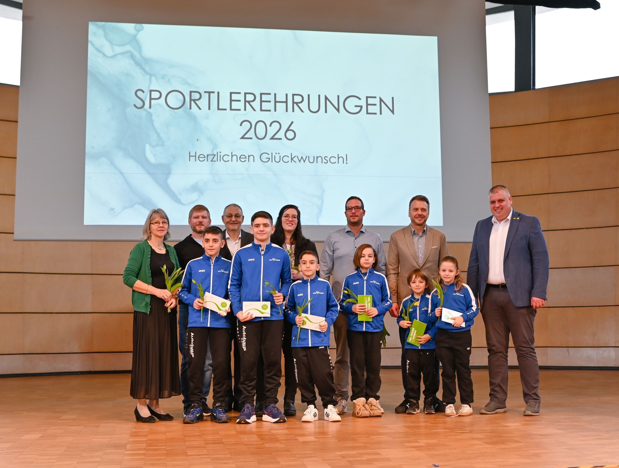 Die geehrten Sportler und Funktionäre des URC Mäder beim Vereinsbrunch 2026. (c) Ilona Kasia