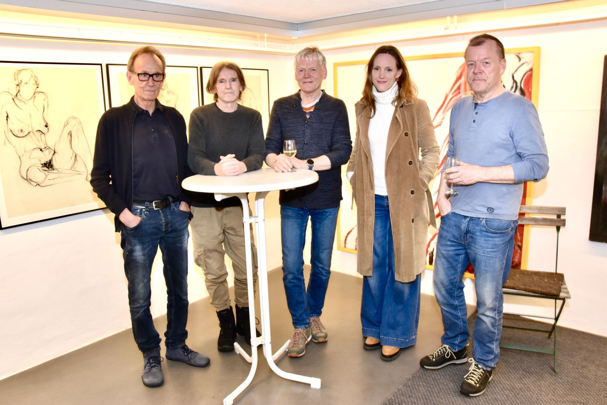 Der Moderator der Vernissage, Bruno Winkler (l.), mit den vier ausstellenden Mitgliedern der Familie Schlatter: Rainer, Helmut, Sarah und Manfred.