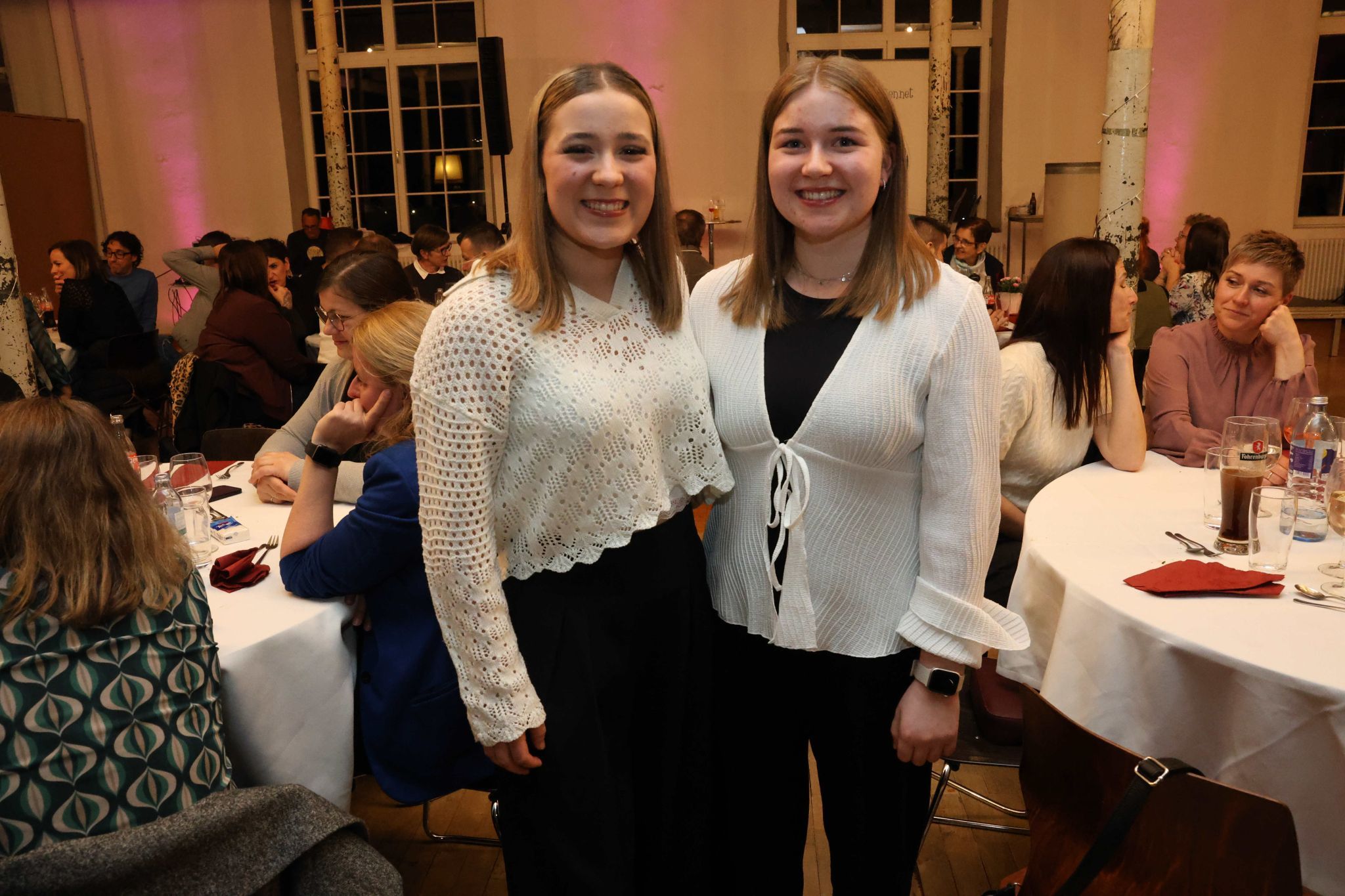 Mia und Lena Kathan.