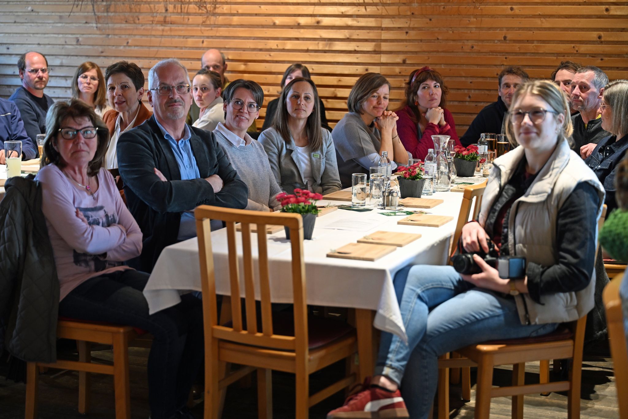 Interessiert verfolgten die Gäste die Ausführungen des Obmanns.