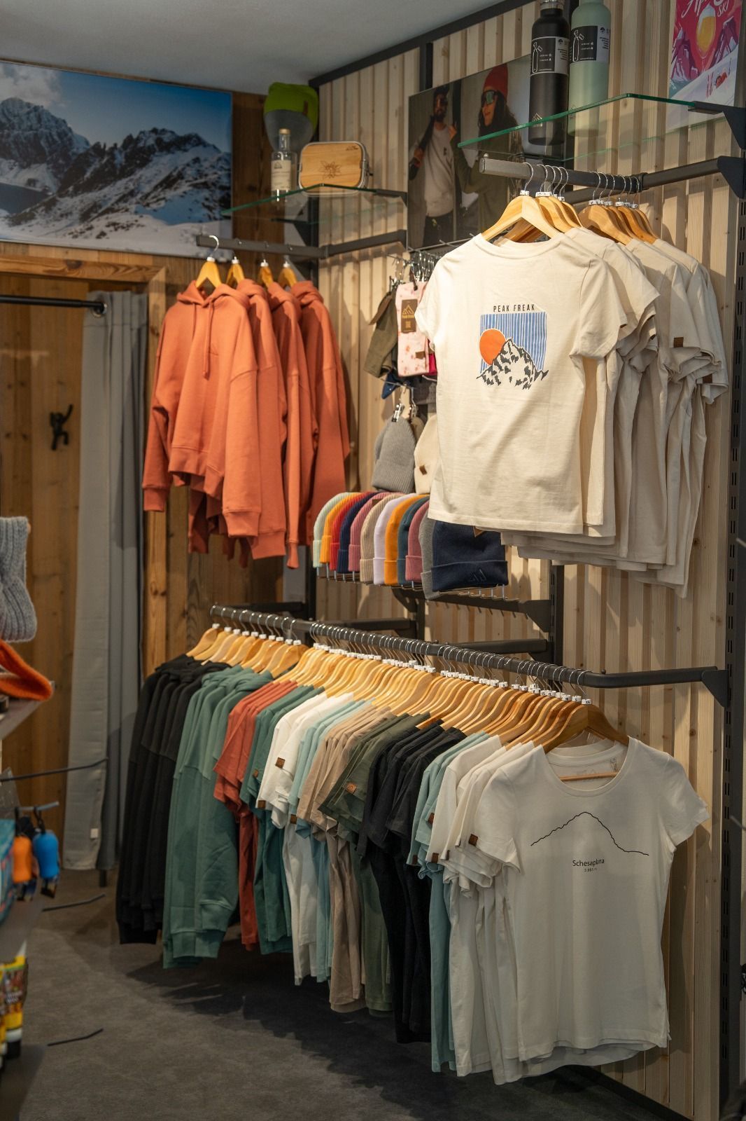 Alles begann mit T-Shirts, die selber bedruckt wurden. Beste Qualität aus fairem Handel war von Anfang an wichtig.