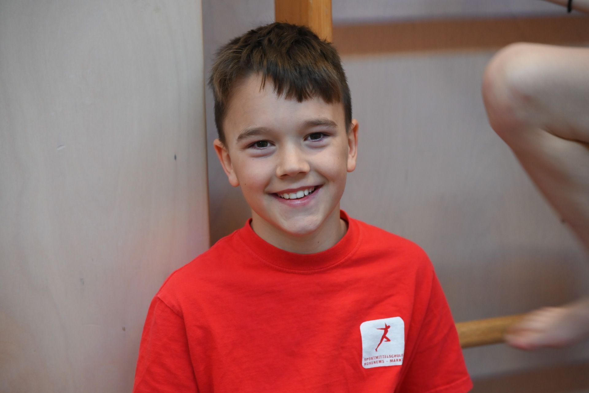 Levi Beck meint, dass es für den ersten Platz knapp wird. Viele aus seinem Team seien Fußballer und keine Turner.