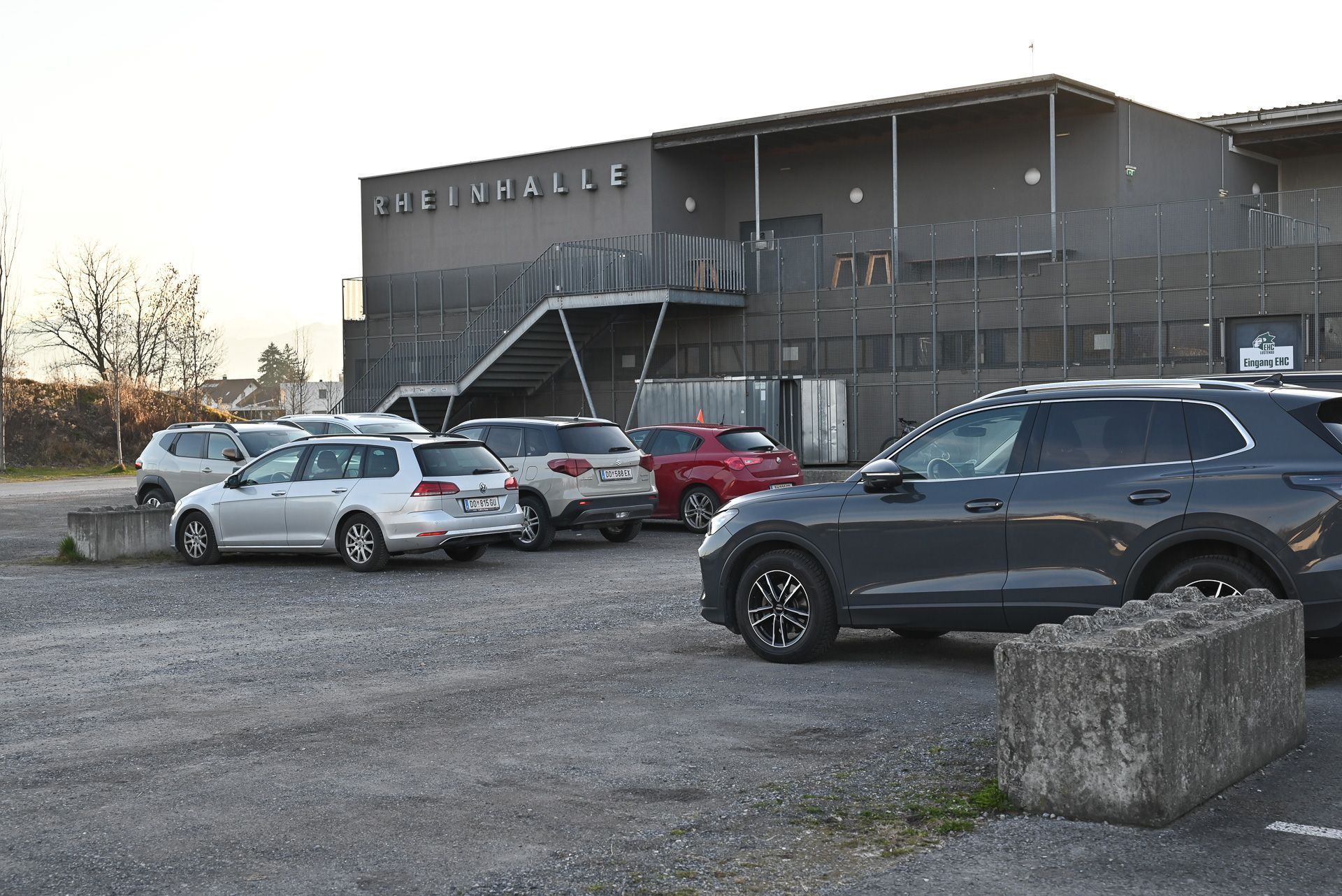 Unmut herrscht bei den Eltern des EHC-Nachwuchses. Sie müssen ab der ersten Minute Parkgebühr bezahlen.