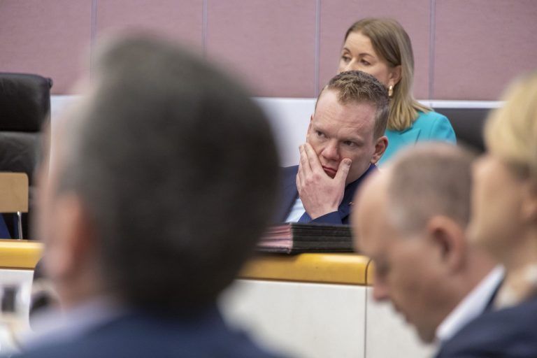 Land der Schüler statt Land der Lehre: Landtag auf Ursachensuche