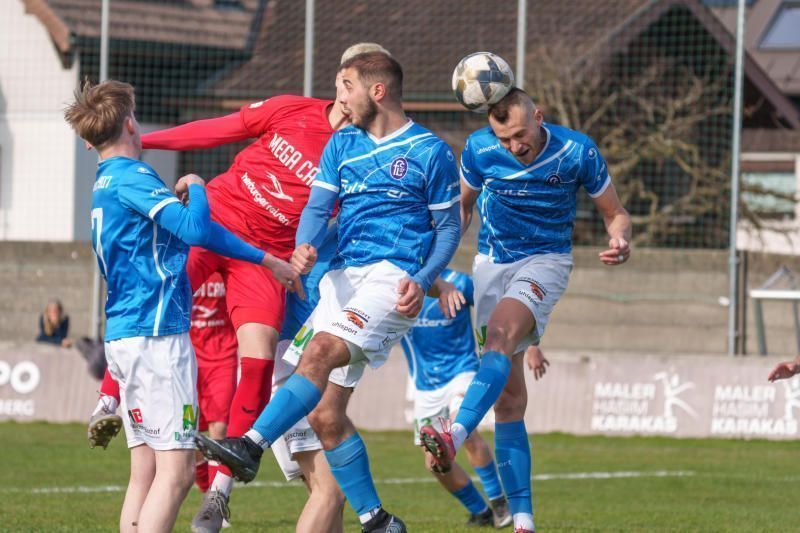 Viele Zweikämpfe prägten das Match. 