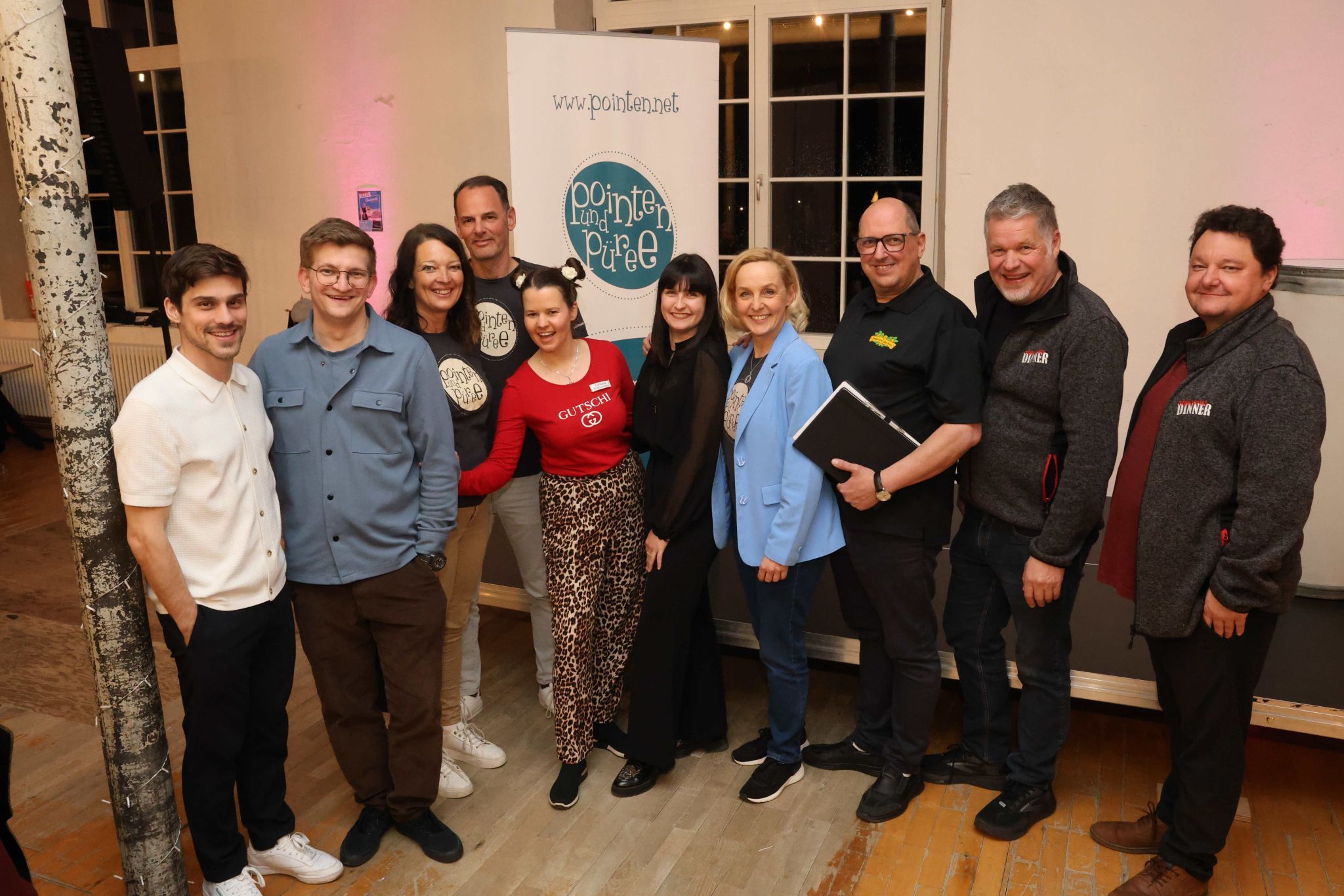 Künstlerkollege Gianni Zarriello, Christoph Dingler, Andrea Petermann, Techniker Ralf Andres, Suzie Blau Tulip, Celina Ganahl, Heike Montiperle, Didi Eisenhofer, Reinhold Köberle und Dominik 