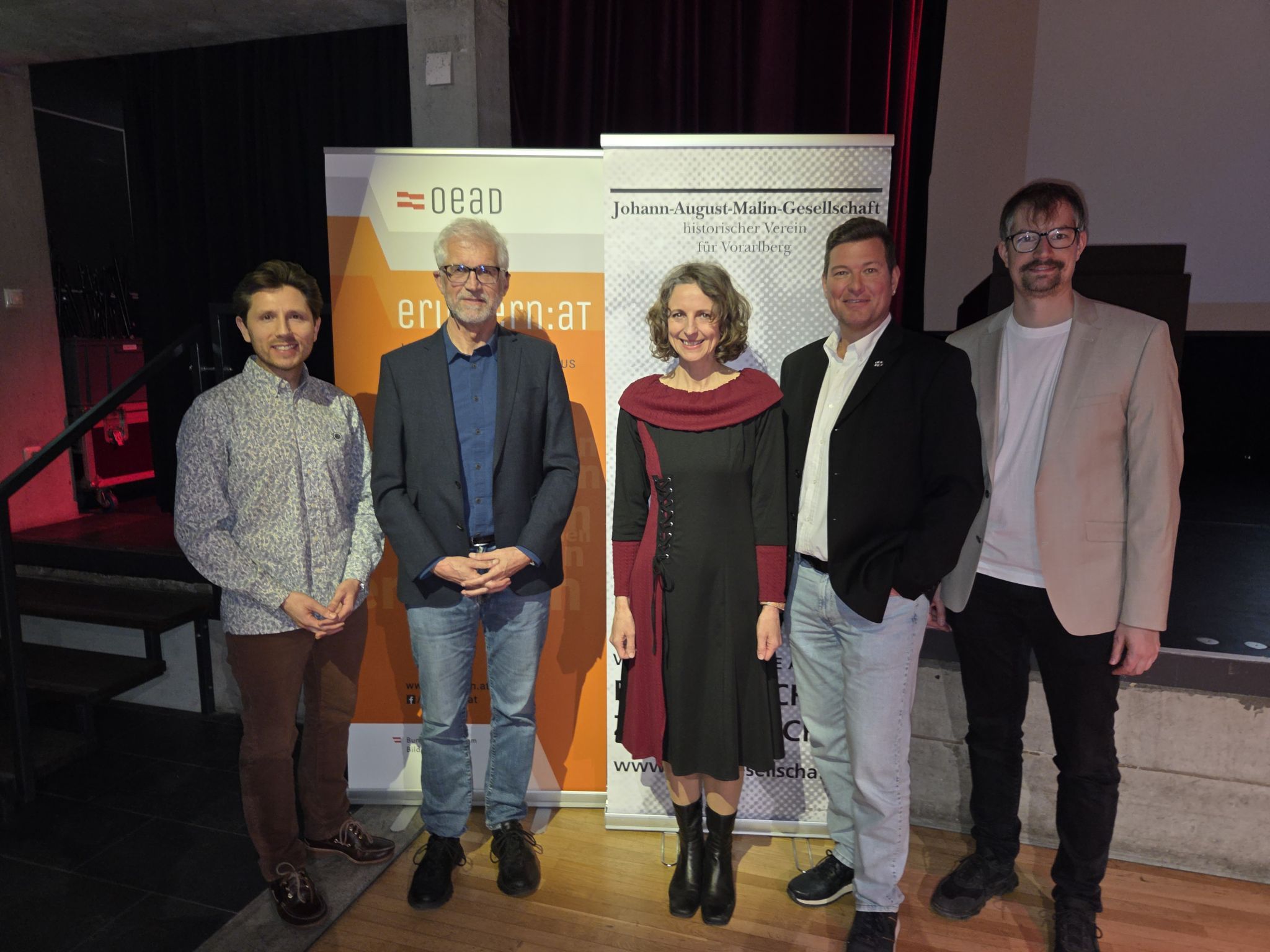 Organisatoren und Referenten des Zeitgeschichte-Abends: Johannes Spies, Harald Walser, Gerti Malle, Christian Pellini und Stefan Stachniß (v. l.)