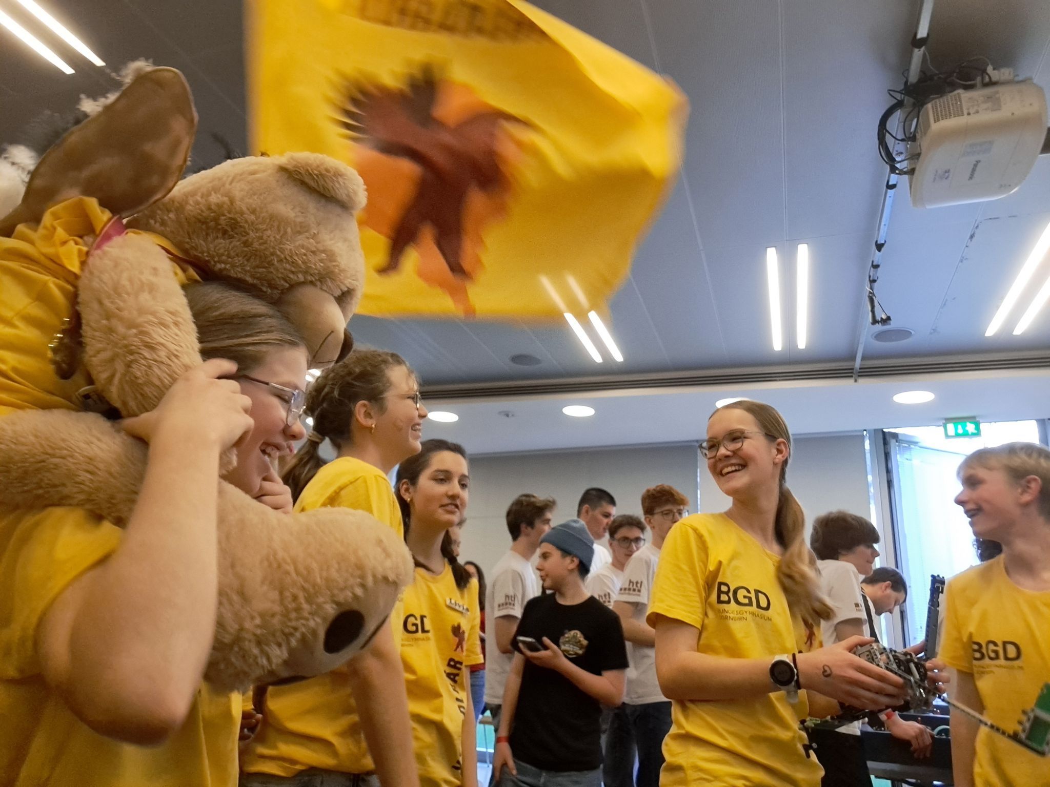 Der Bär als Maskottchen der Voradlbären war immer mit dabei.