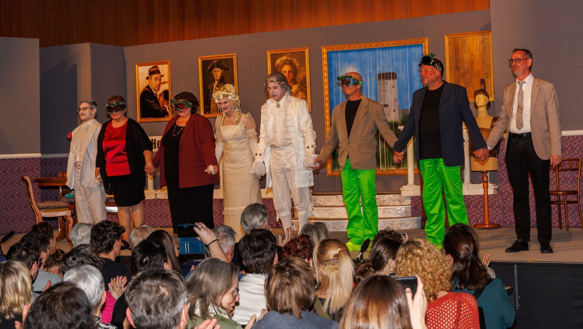 Das achtköpfige Ensemble der 