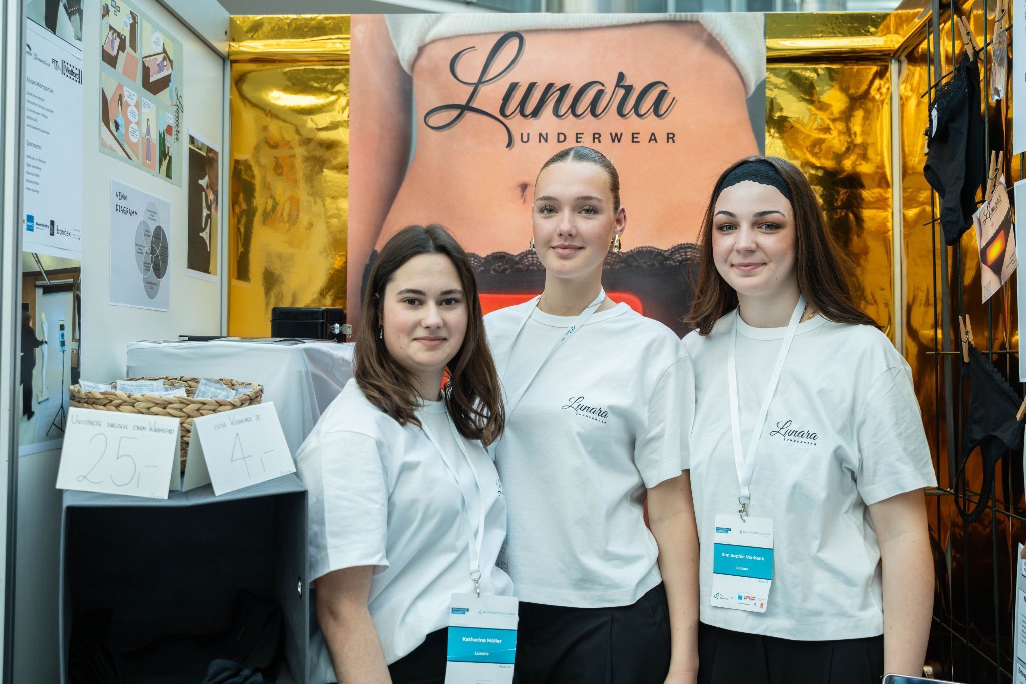 (Bild: HTL) Das Team der Junior Company „Lunara“ jubelt über den ersten Platz beim Vienna Marketplace 2026.