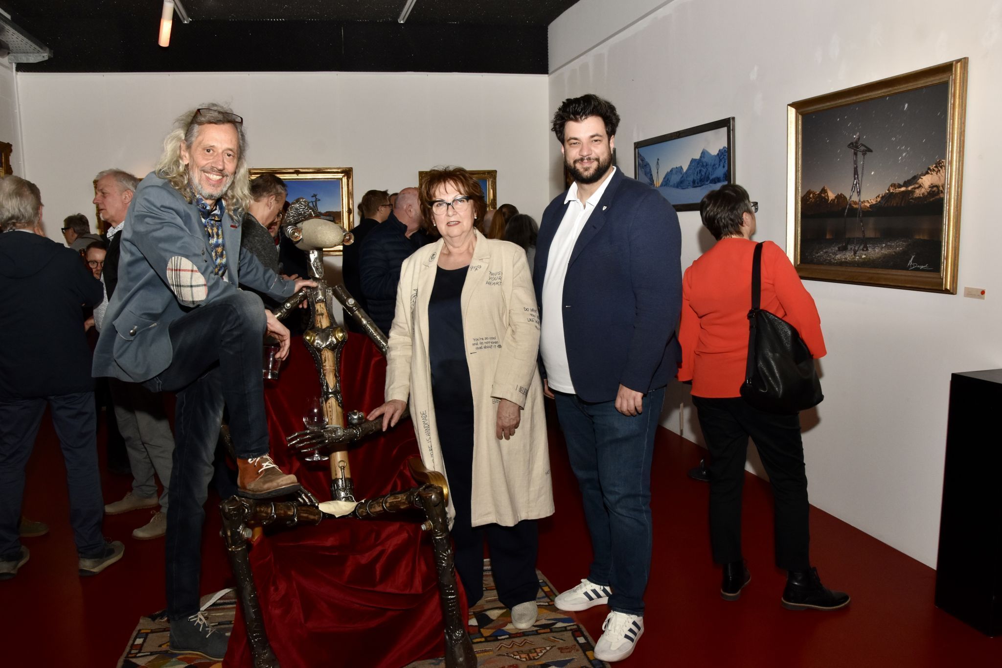 Künstler Marcel Dengel, Galeristin Sigrid Fritsche und Stadtrat Cenk Dogan