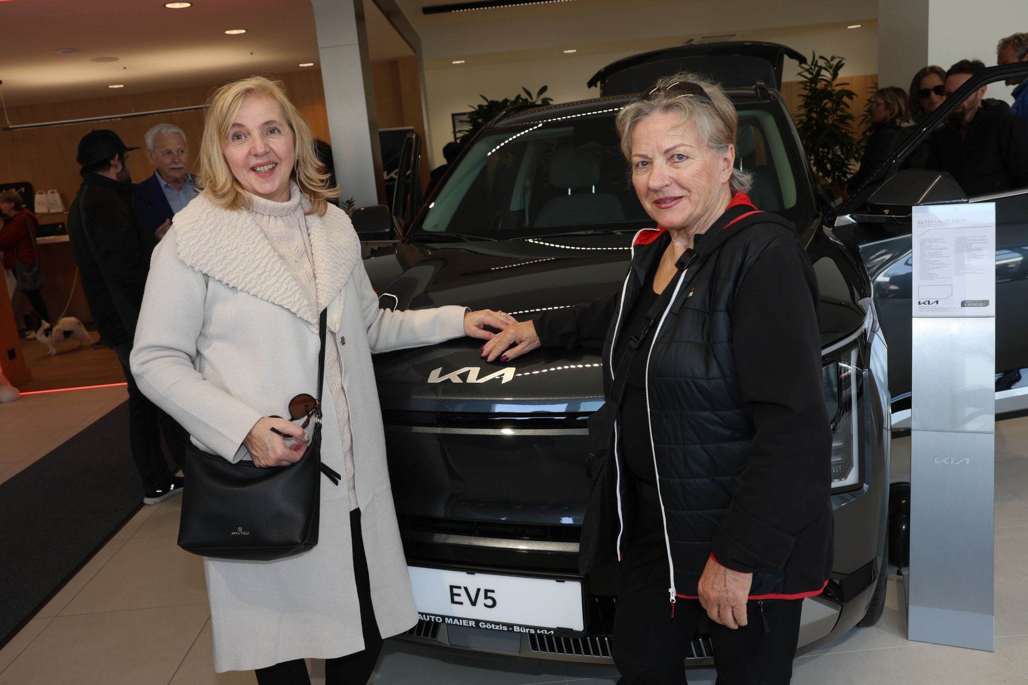 Kornelia ender und Irene Carbonare.