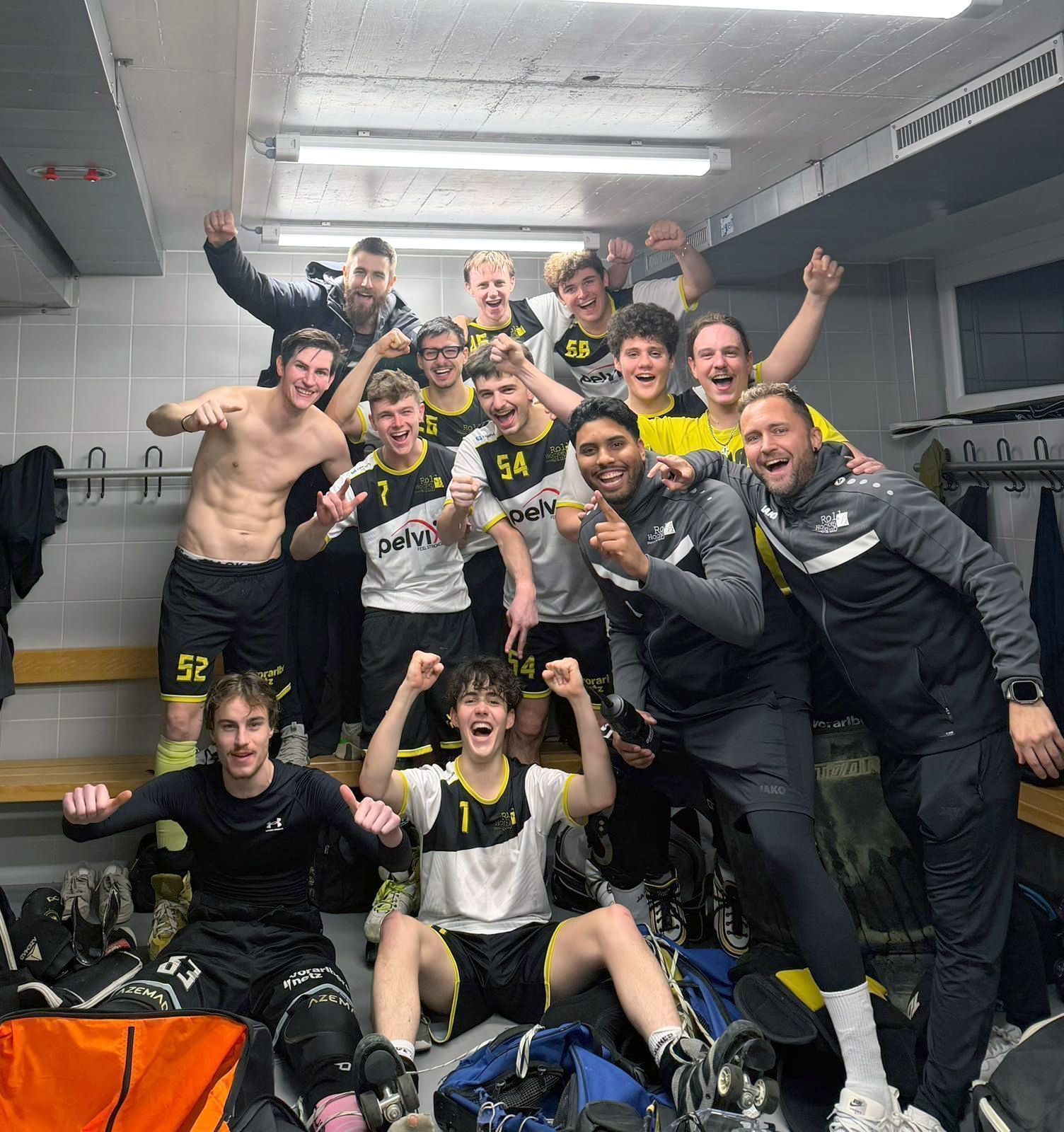 (Bild: RHC) Mit einem klaren 8:3-Auswärtssieg bei den White Sox sicherte sich der RHC Dornbirn noch den zweiten Tabellenplatz und damit Heimrecht für das Playoff-Halbfinale.