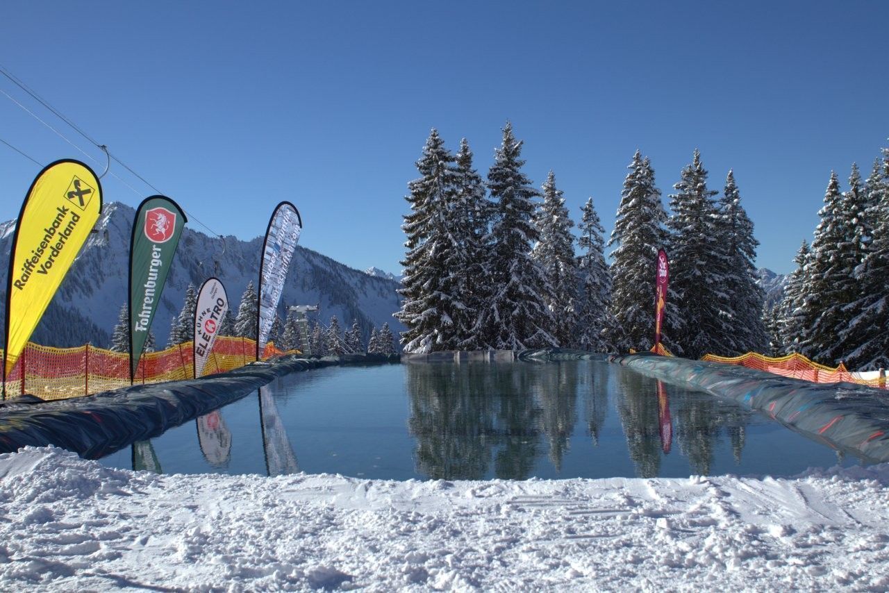 Wasserbecken von 20 Meter Länge.