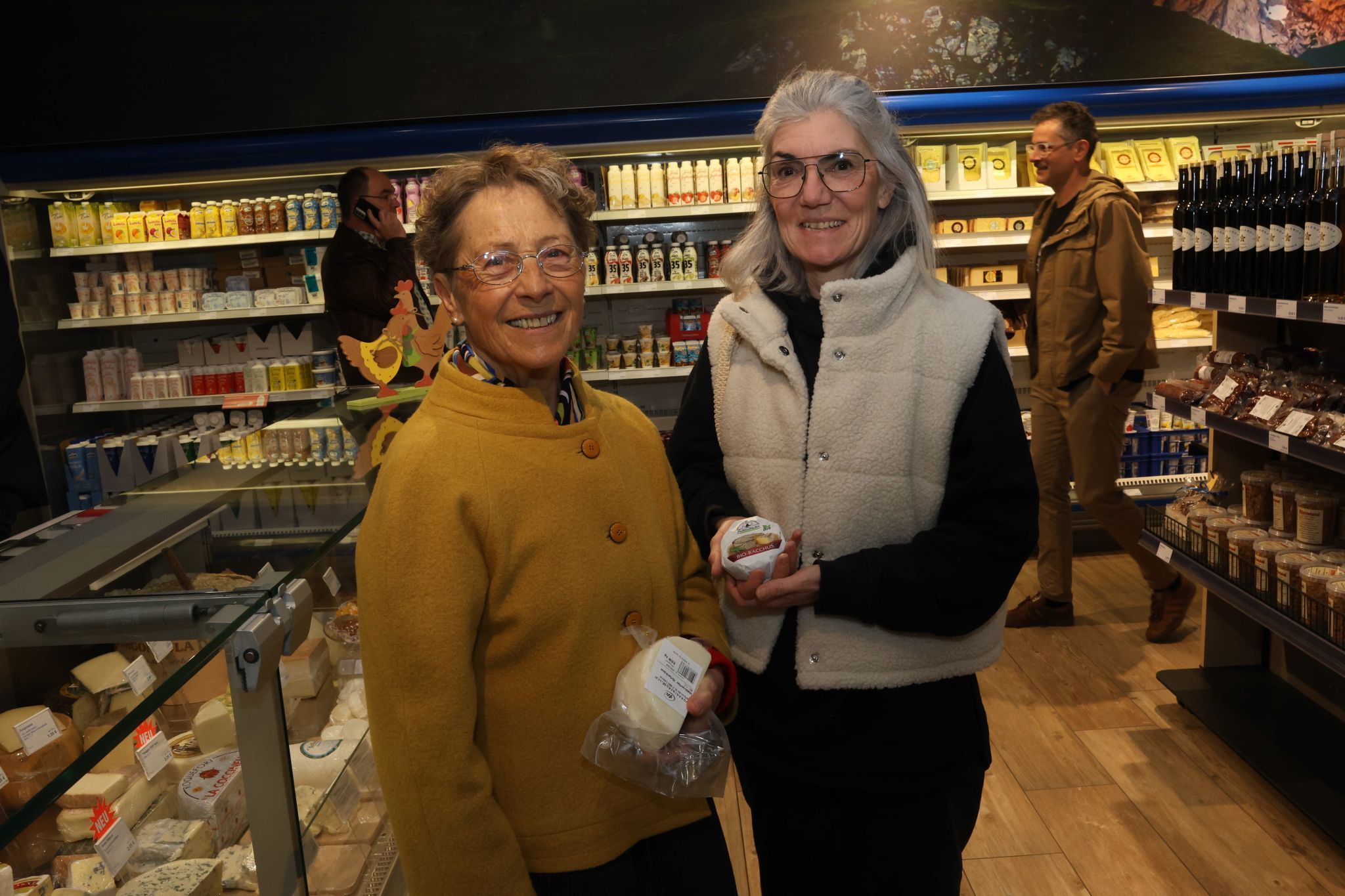 Kundinnen Irene Fraisl und Vera Mach.