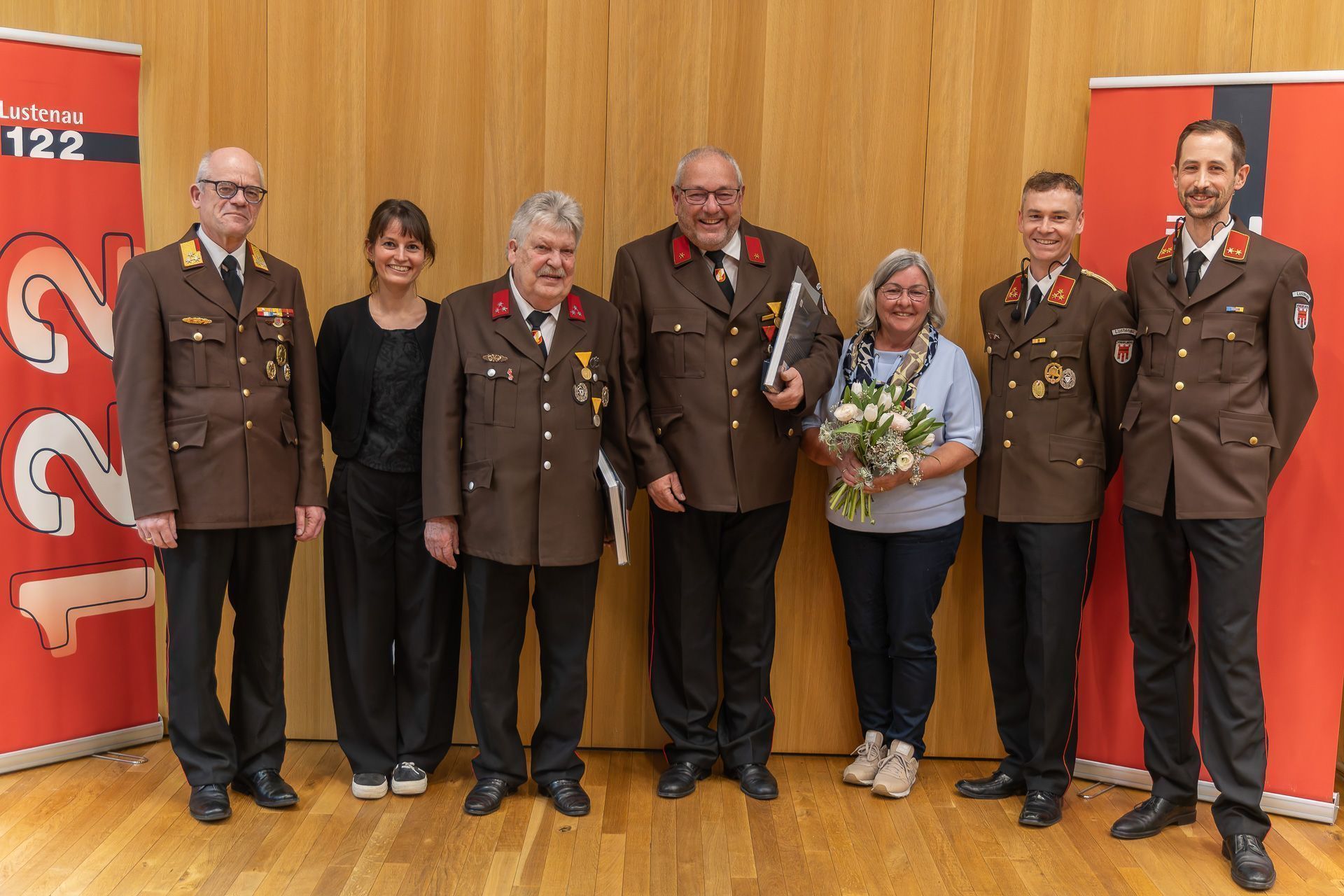 Robert Zuderell und Walter Bösch wurde die goldene Auszeichnung für 50 Jahre Mitgliedschaft verliehen. (Quelle: Feuerwehr Lustenau)