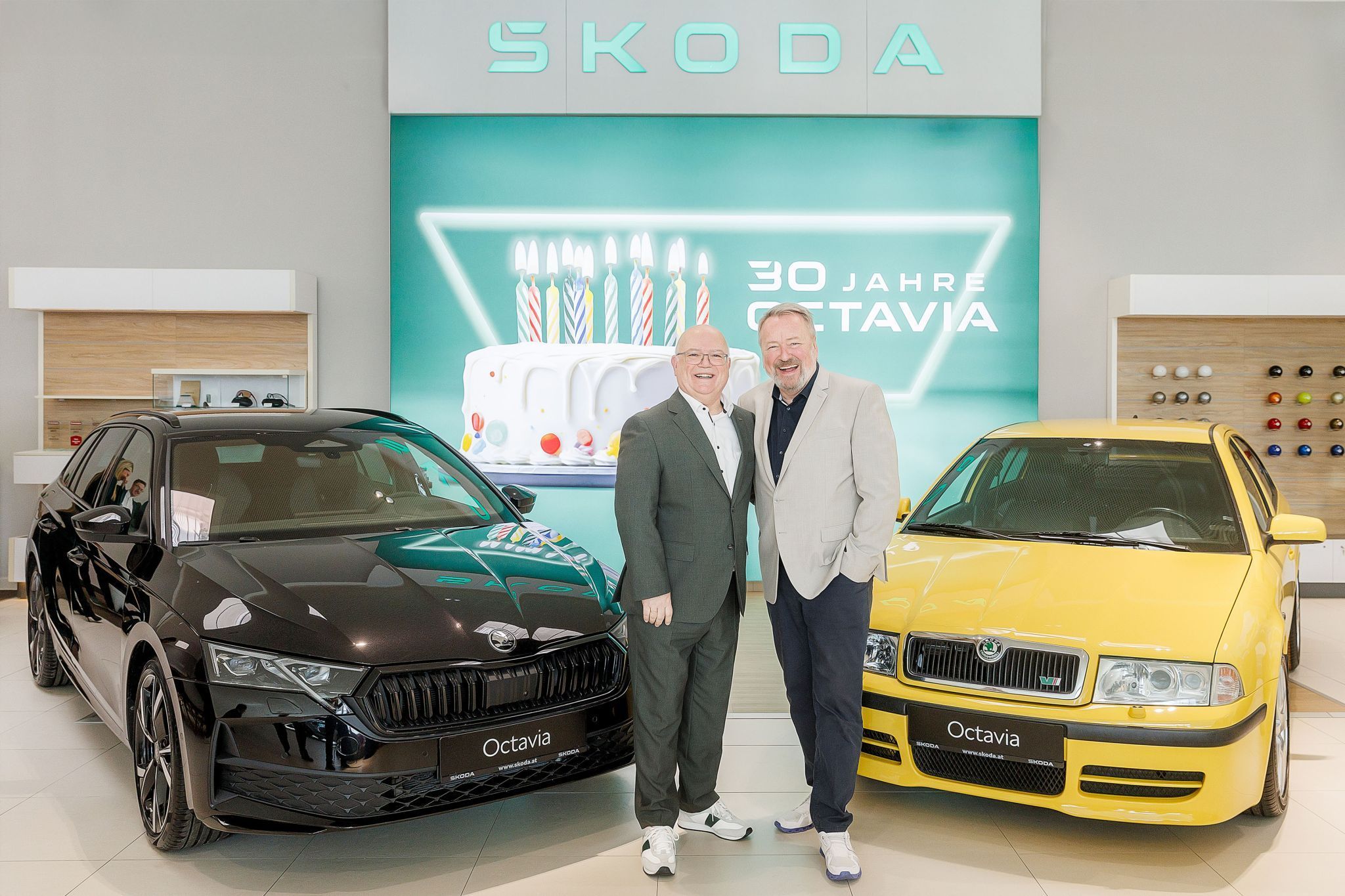 Skoda Österreich-Chef Markus Stifter und Porsche Austria-Geschäftsführer Wolfgang Wurm haben gut lachen: Skoda fuhr 2025 ein Traumergebnis ein, der Octavia ist erneut das meistverkaufte Modell 