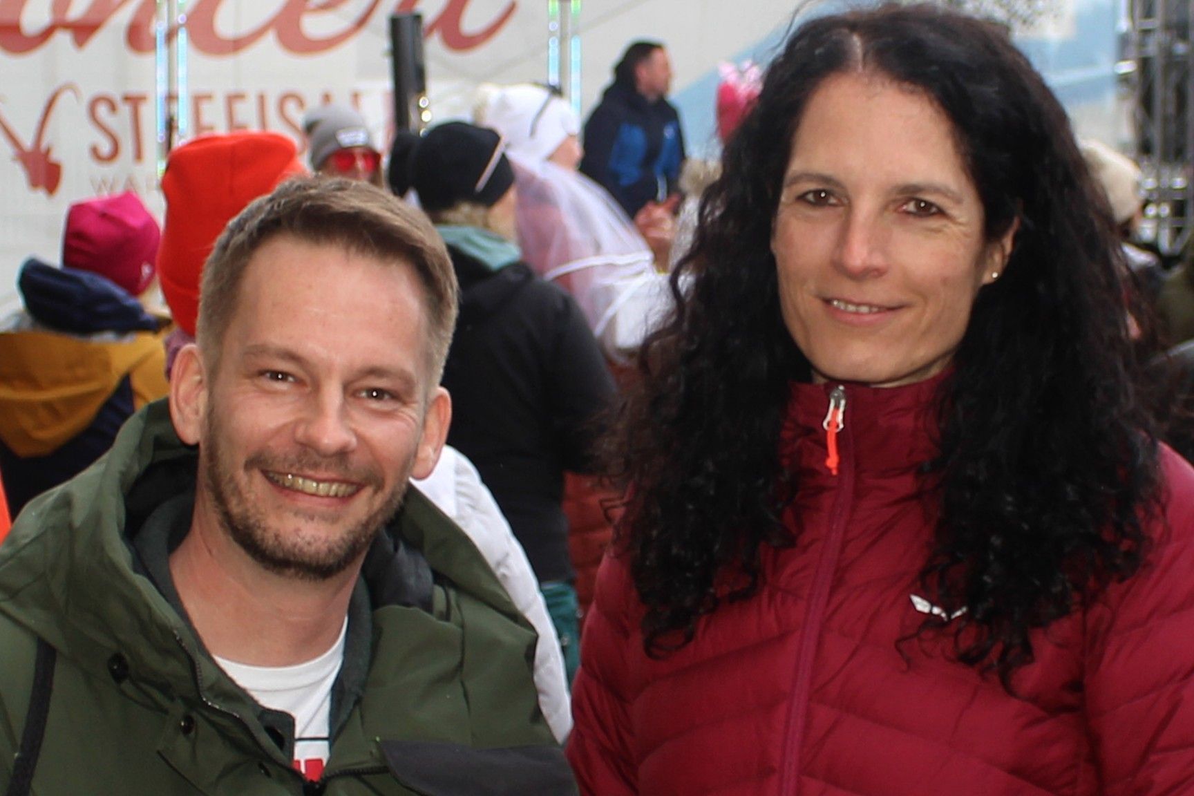 Philipp Fasser, Obmann des Bregenzerwald Tourismus und Geschäftsführerin Conny Kriegner haben gut lachen, die Wintersaison verläuft bisher für die Region überaus erfreulich.   
