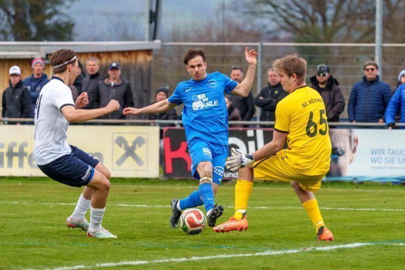 Alex Huber scheitert hier an Jonas Ströhle. 