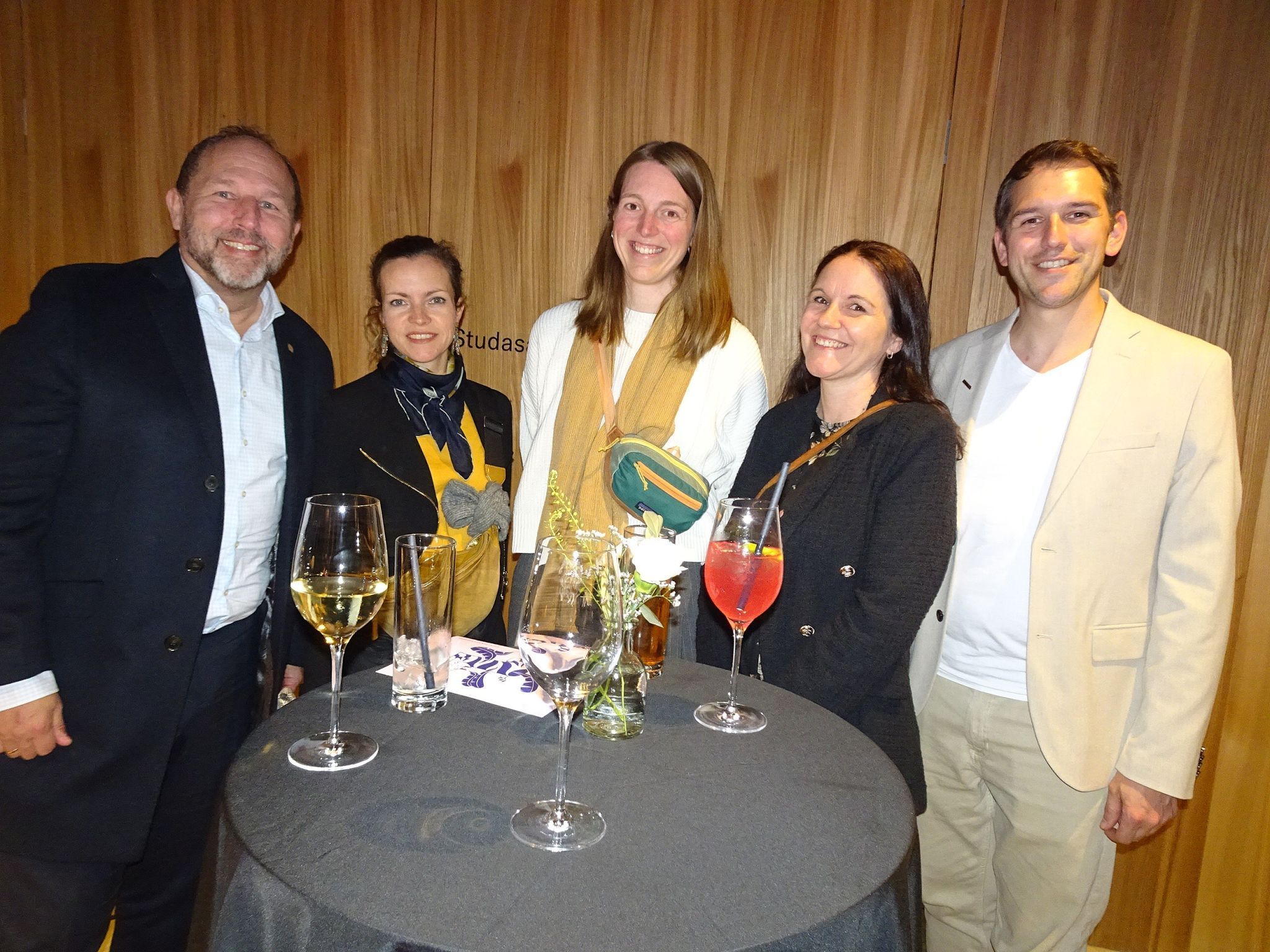 Zahlreiche Interessierte waren gekommen, um einen Blick in das neue Stadtmagazin zu werfen. 